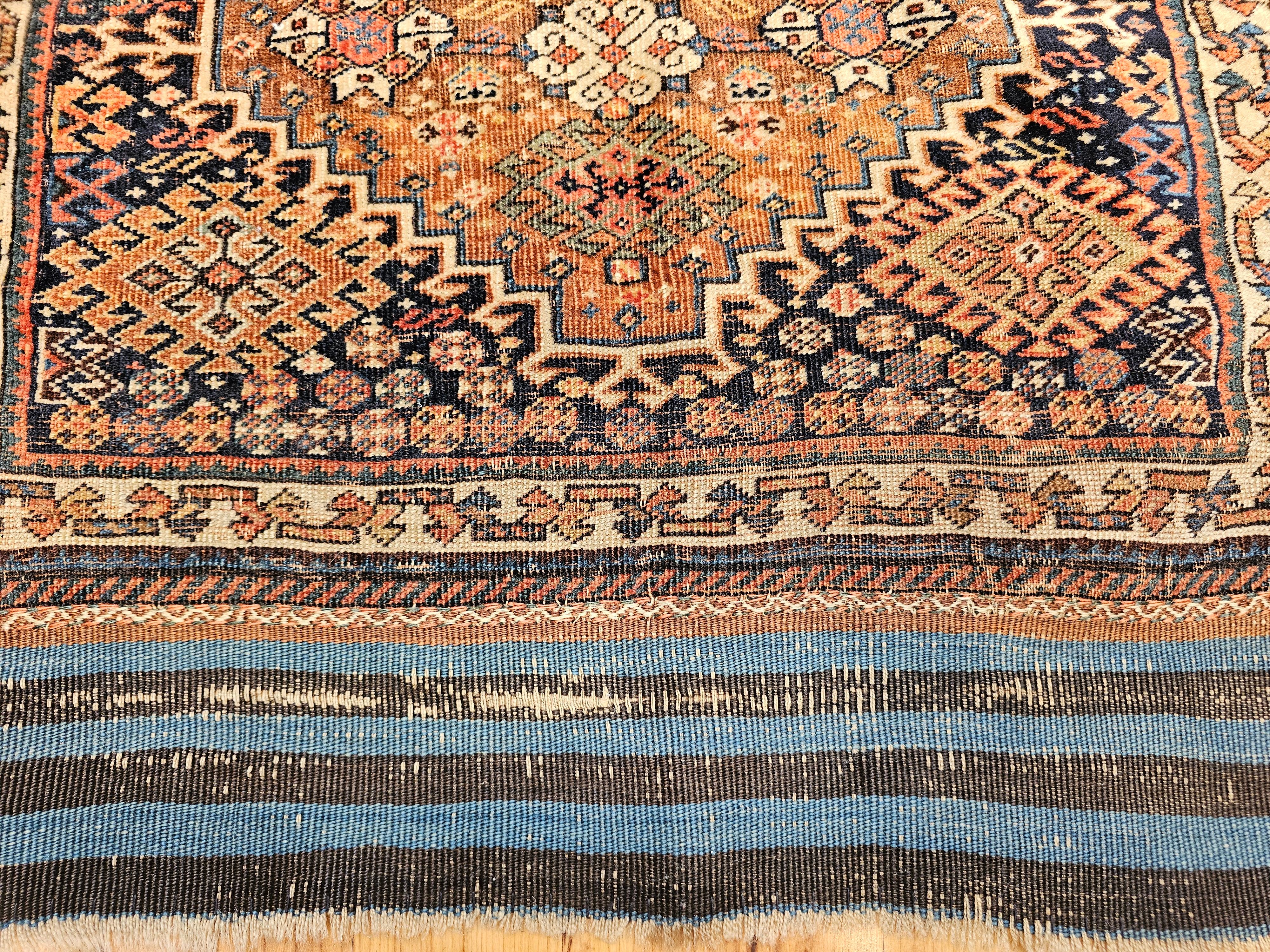 Persische Shahsavan-Stammestasche des 19. Jahrhunderts mit gewebtem Soumak-Design im Angebot 3