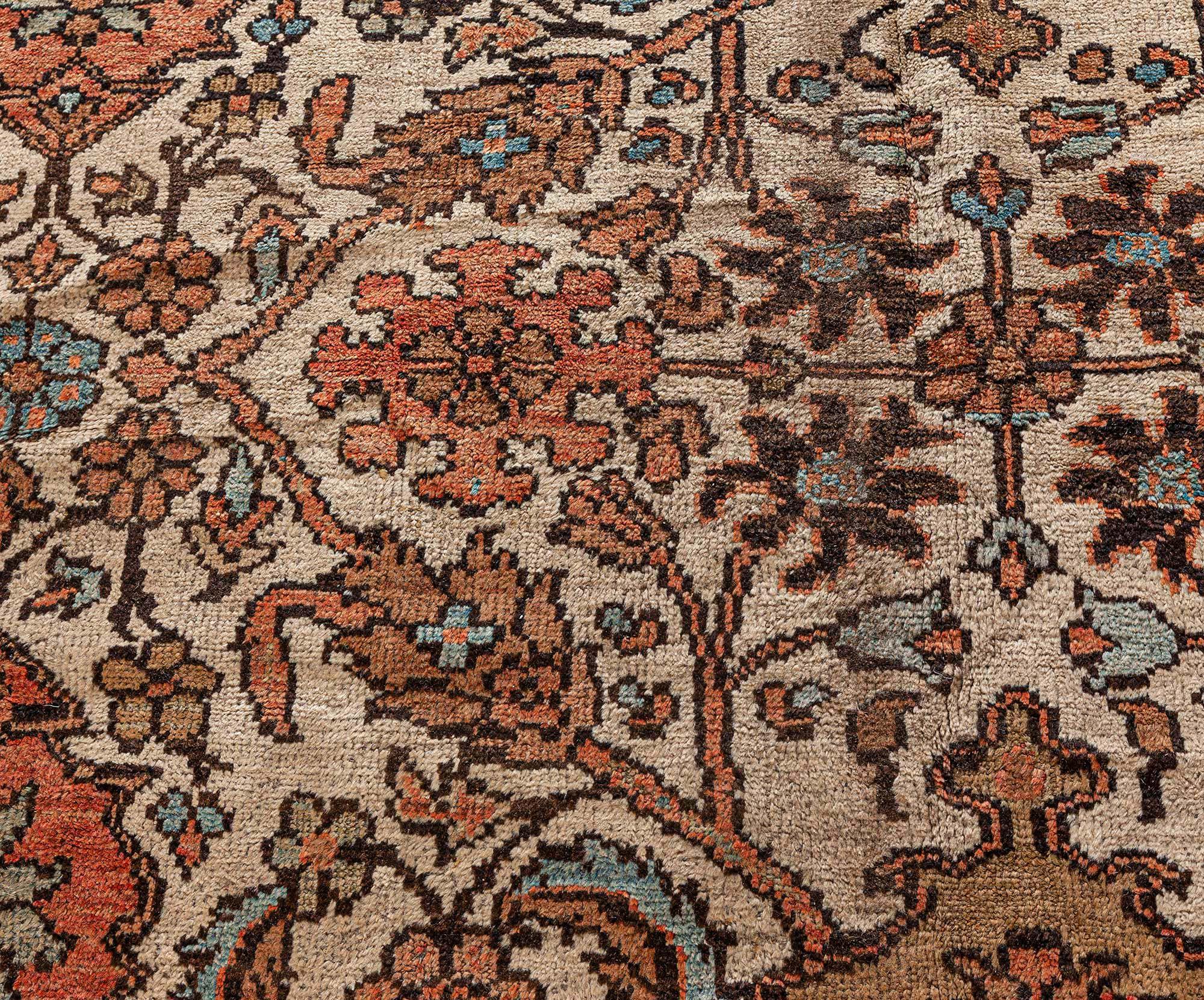 19th Century Persian Sultanabad Hand Knotted Rug In Good Condition For Sale In New York, NY