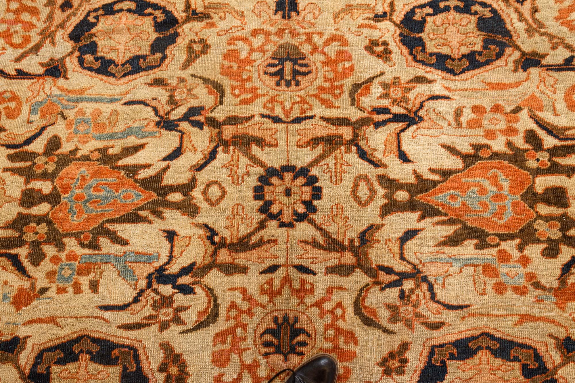 Hand-Knotted 19th Century Persian Sultanabad Handwoven Wool Rug For Sale