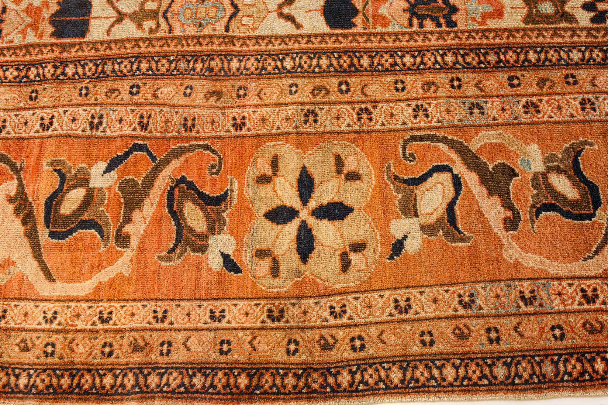 19th Century Persian Sultanabad Handwoven Wool Rug In Good Condition For Sale In New York, NY