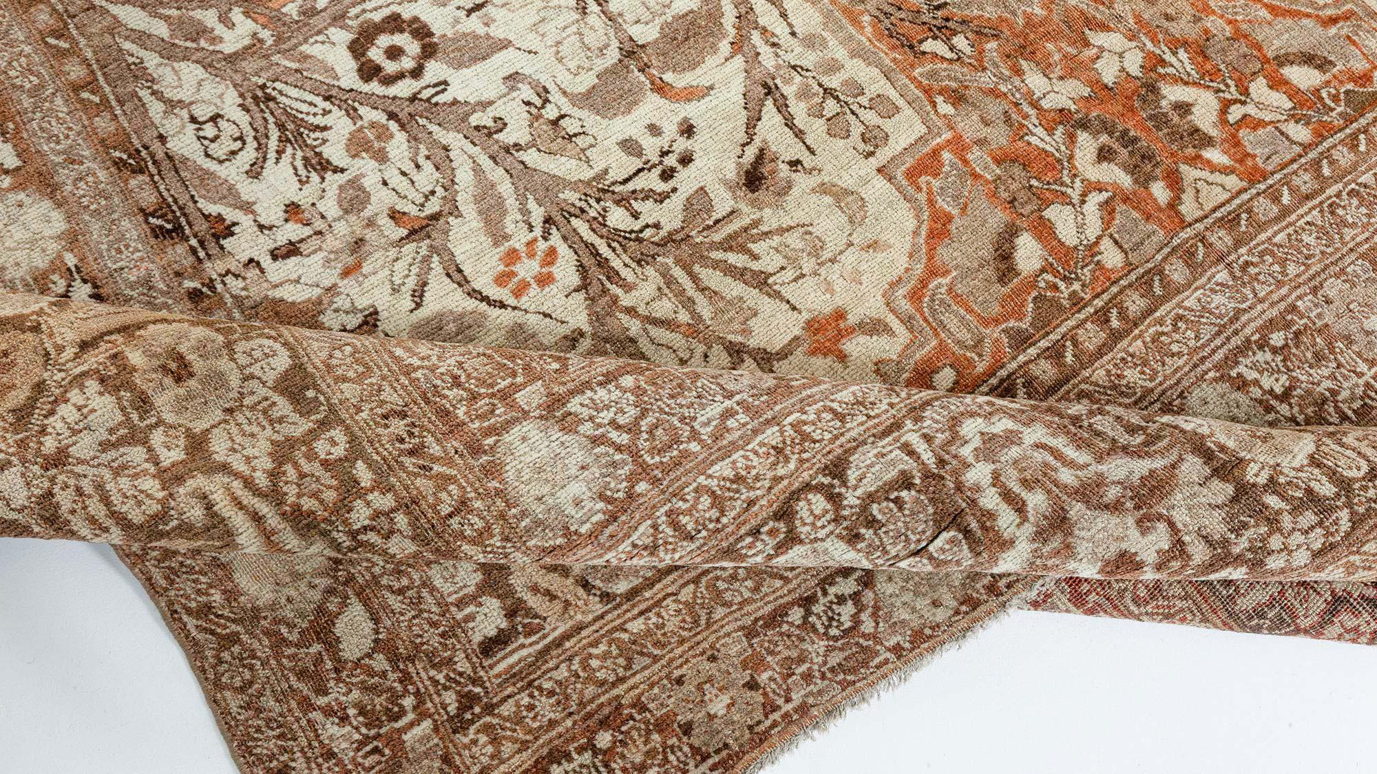 19. Jahrhundert Persischer Tabriz Handgewebter Wollteppich im Angebot 4