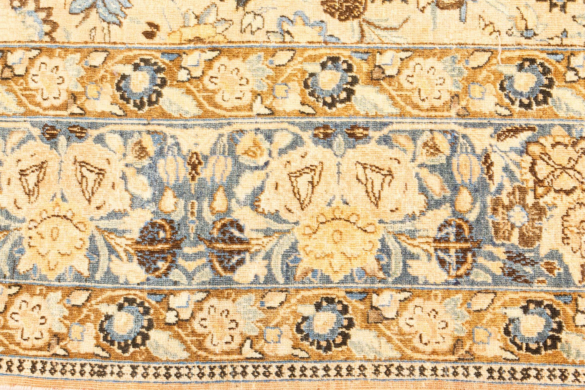 XIXe siècle Tapis persan de Tabriz du 19ème siècle fait à la main Doris Leslie Blau en vente