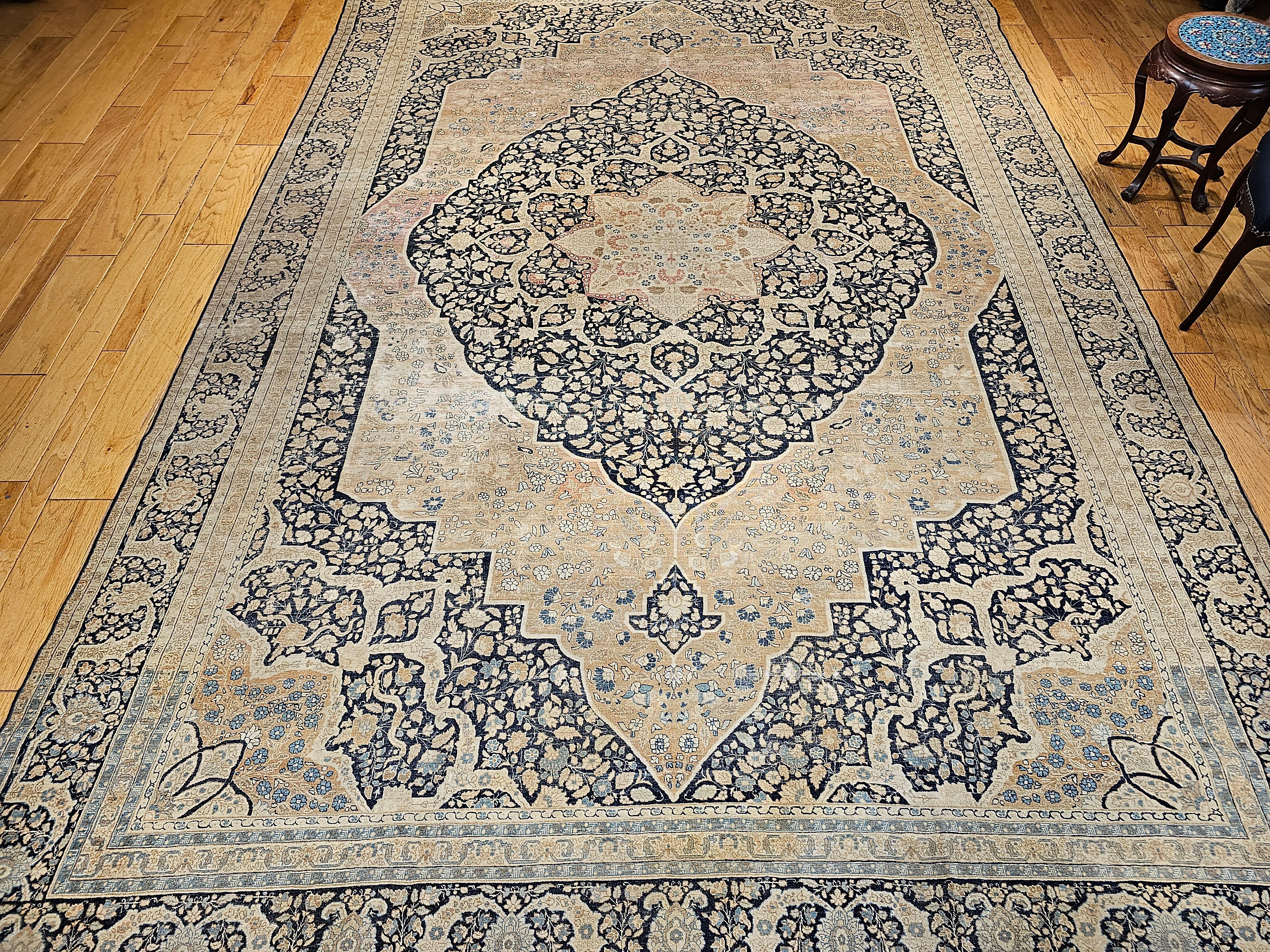 19th Century Persian Tabriz Haji Jalili Carpet in Navy, tan, Pale Red, Baby Blue For Sale 10