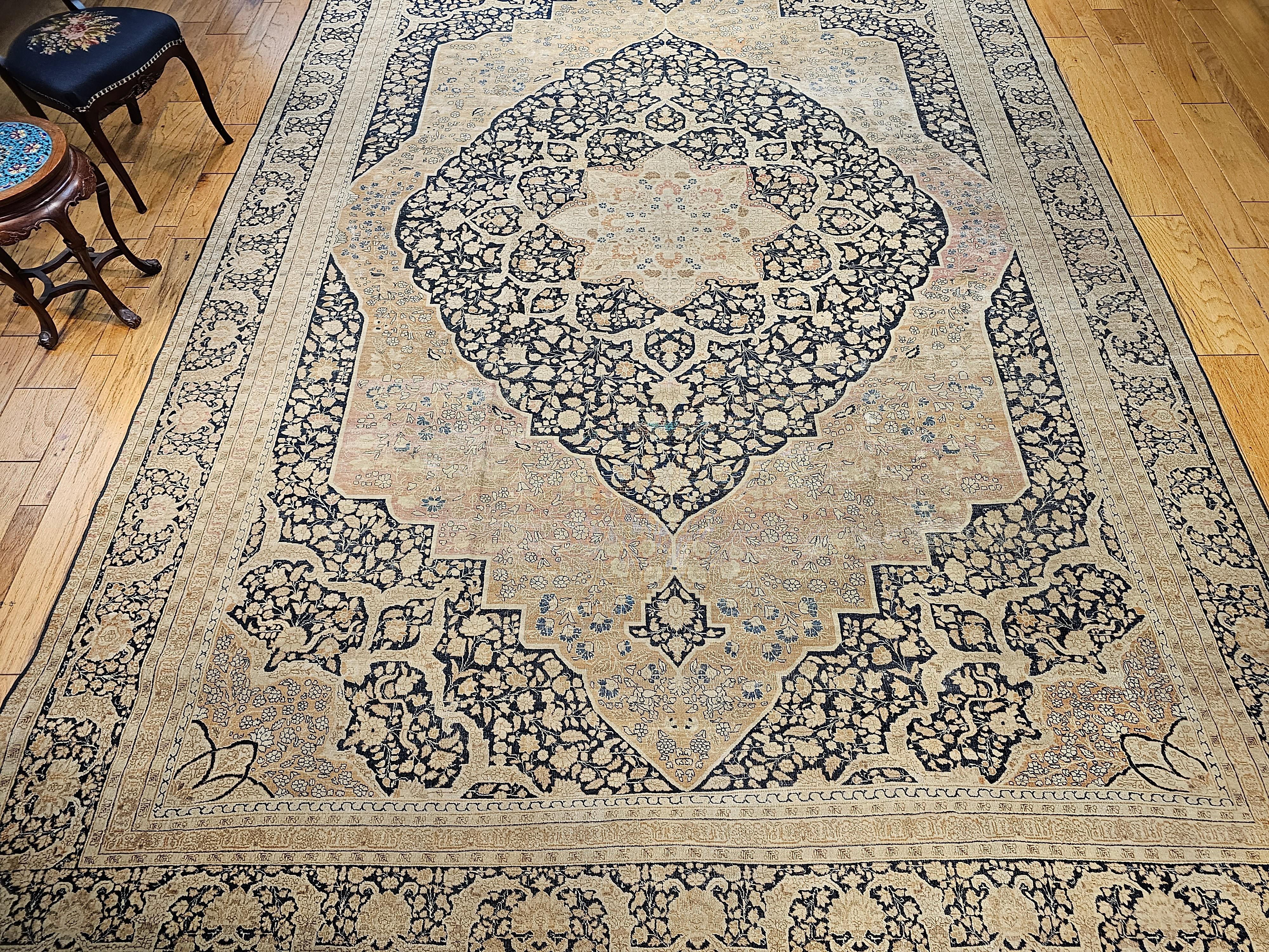 19th Century Persian Tabriz Haji Jalili Carpet in Navy, tan, Pale Red, Baby Blue For Sale 14