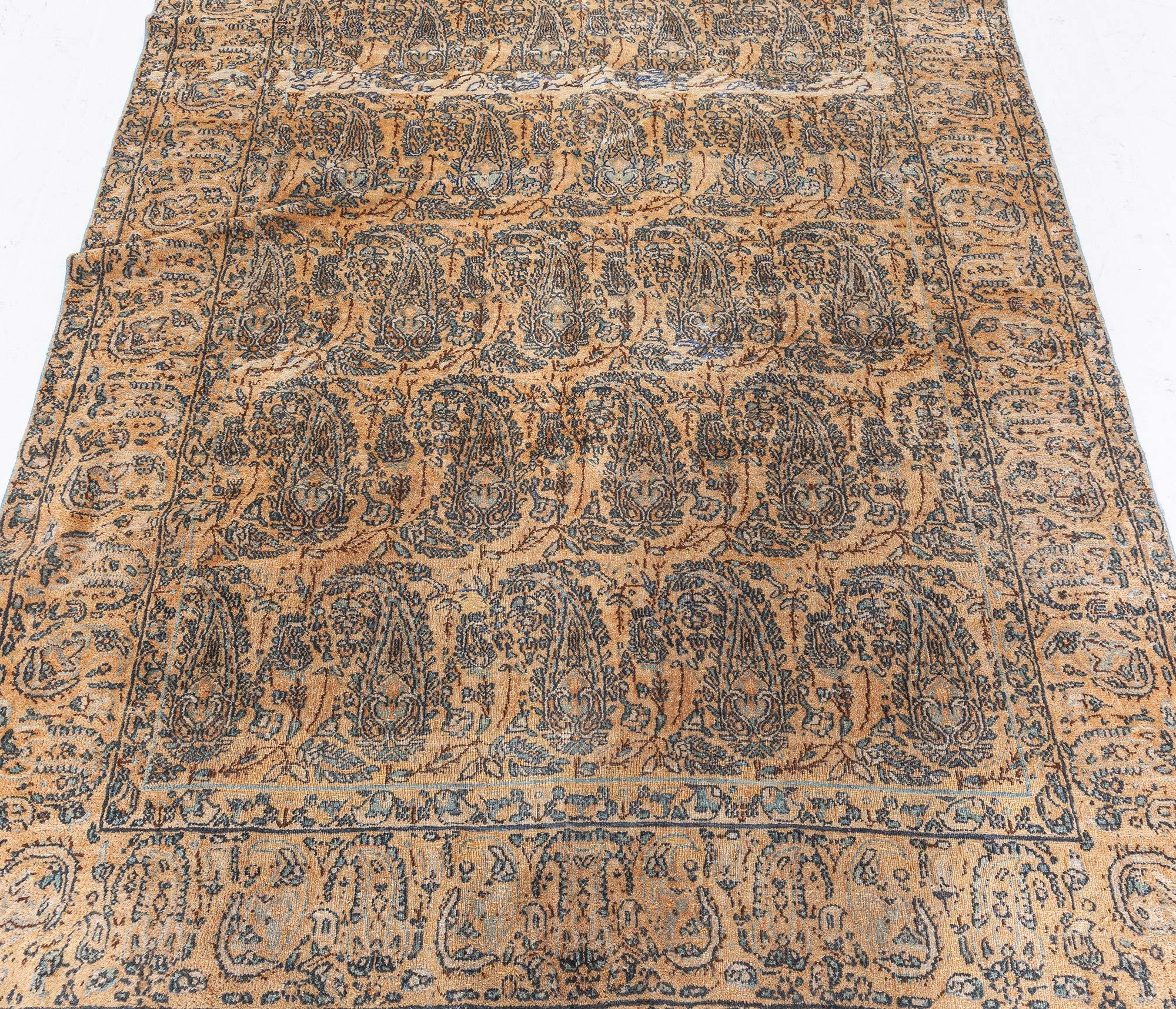 Tapis persan en laine Tabriz jaune et noir tissé à la main au 19e siècle
Taille : 4'4
