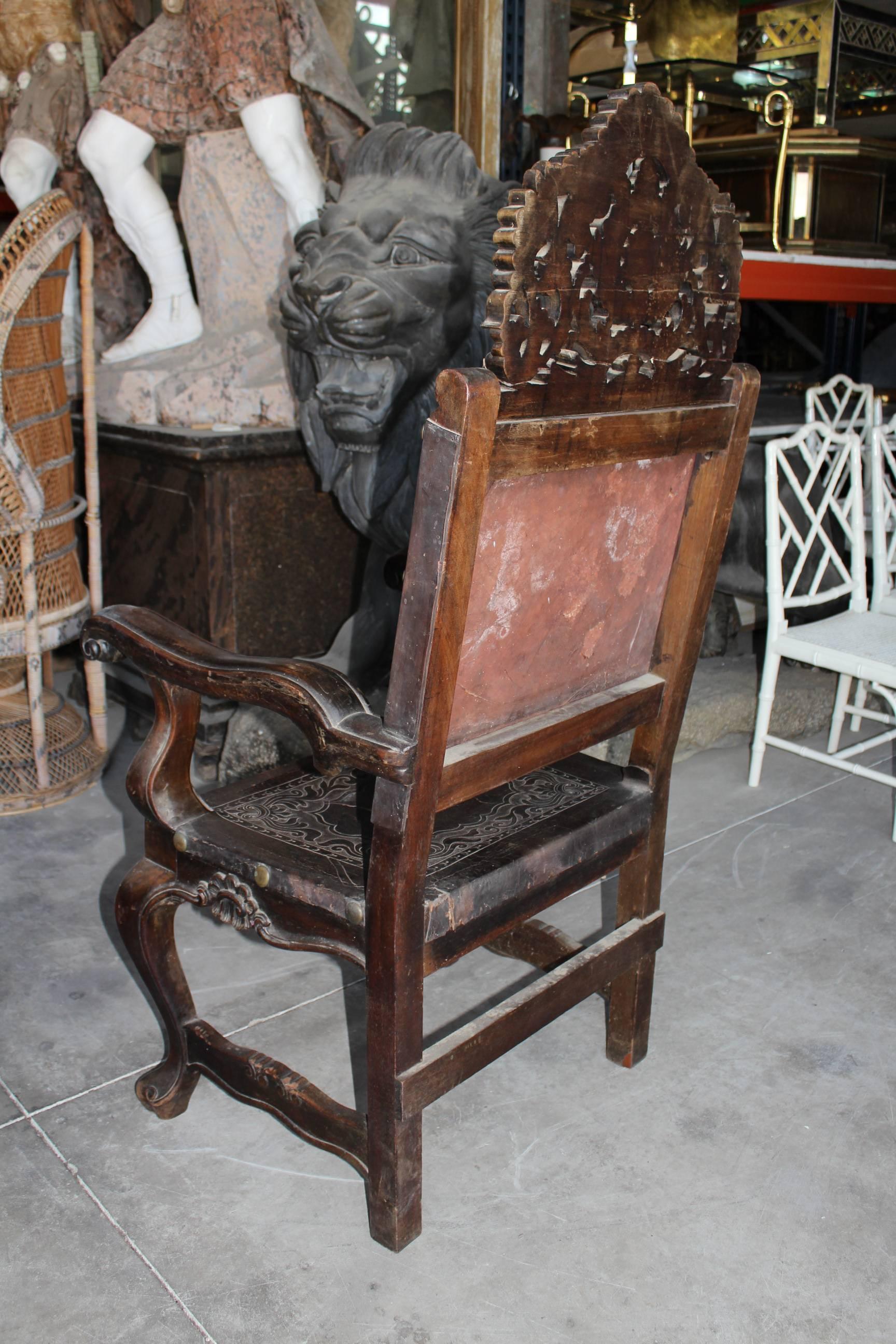 Hand-Crafted 19th Century Peruvian Hand-Carved Chestnut Armchair For Sale