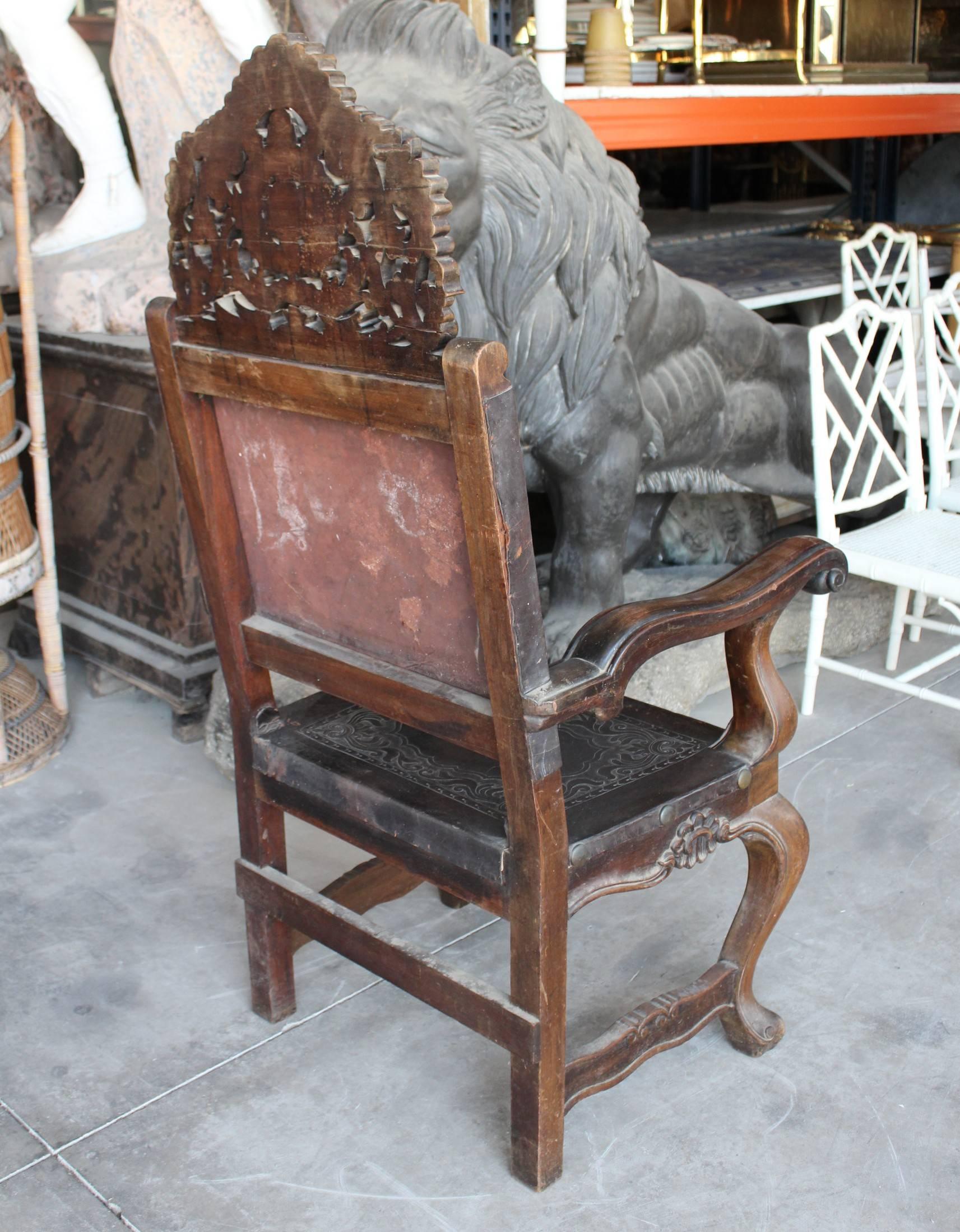 19th Century Peruvian Hand-Carved Chestnut Armchair For Sale 1