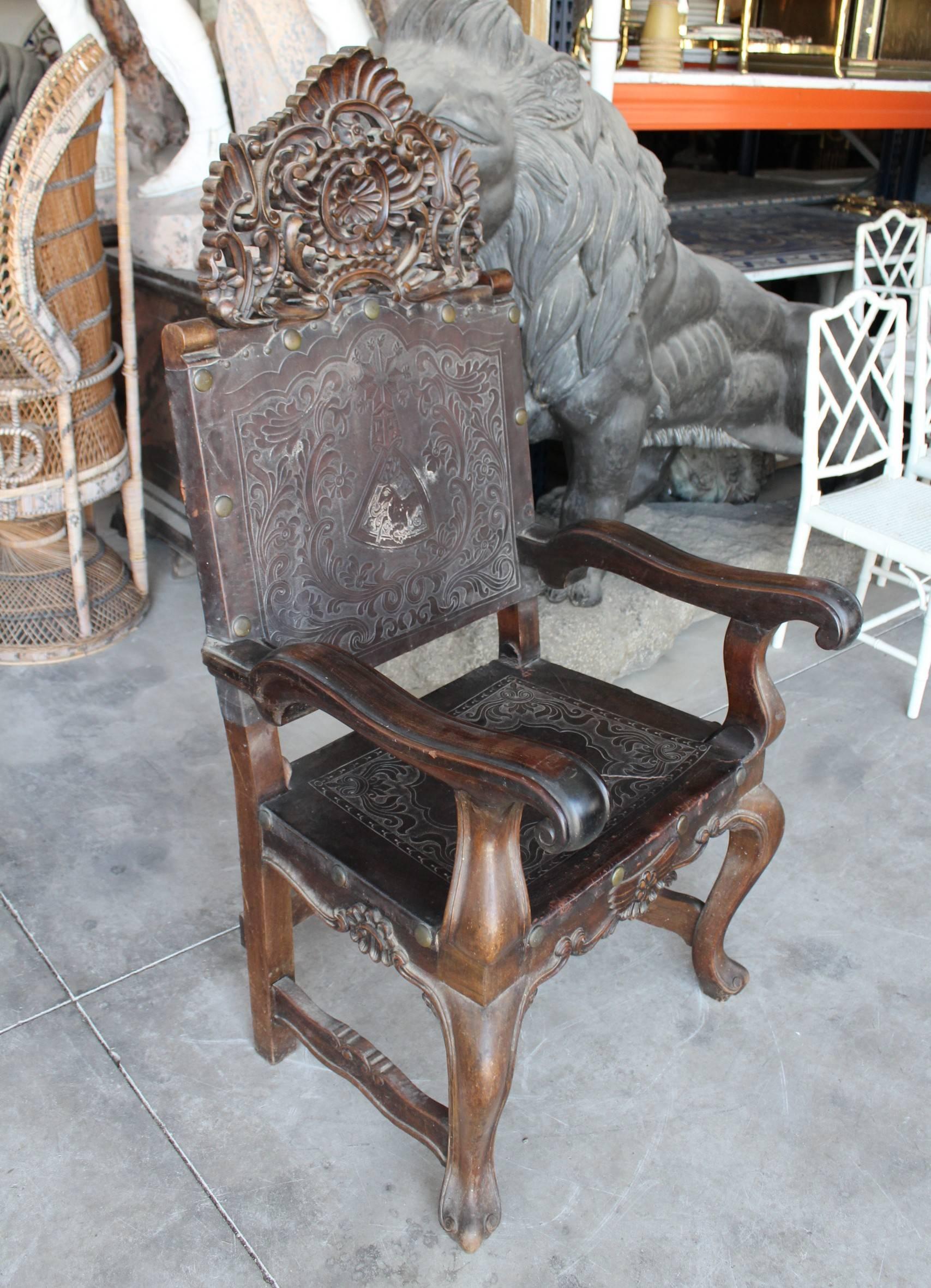 19th Century Peruvian Hand-Carved Chestnut Armchair For Sale 2