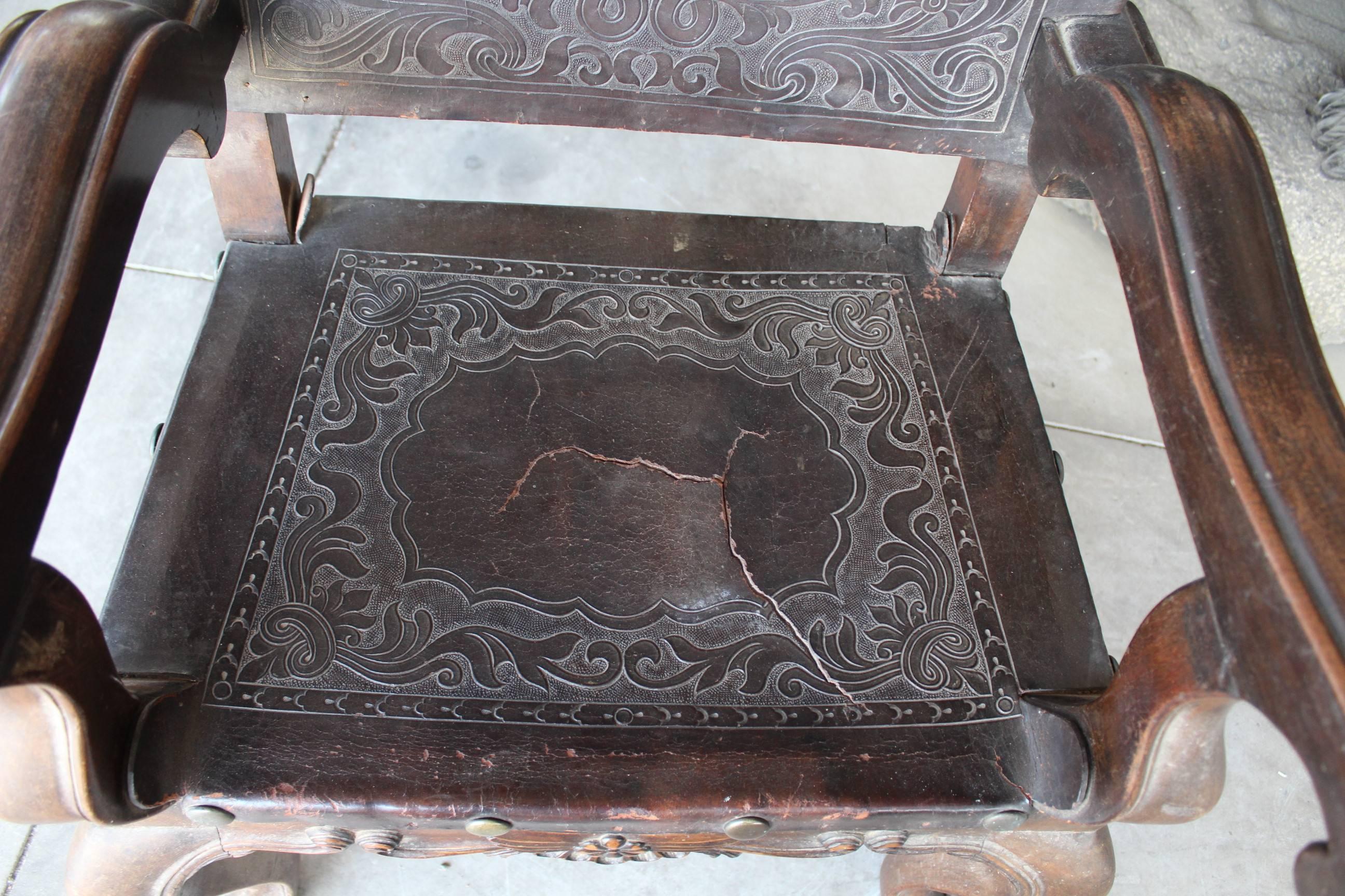 19th Century Peruvian Hand-Carved Chestnut Armchair For Sale 3