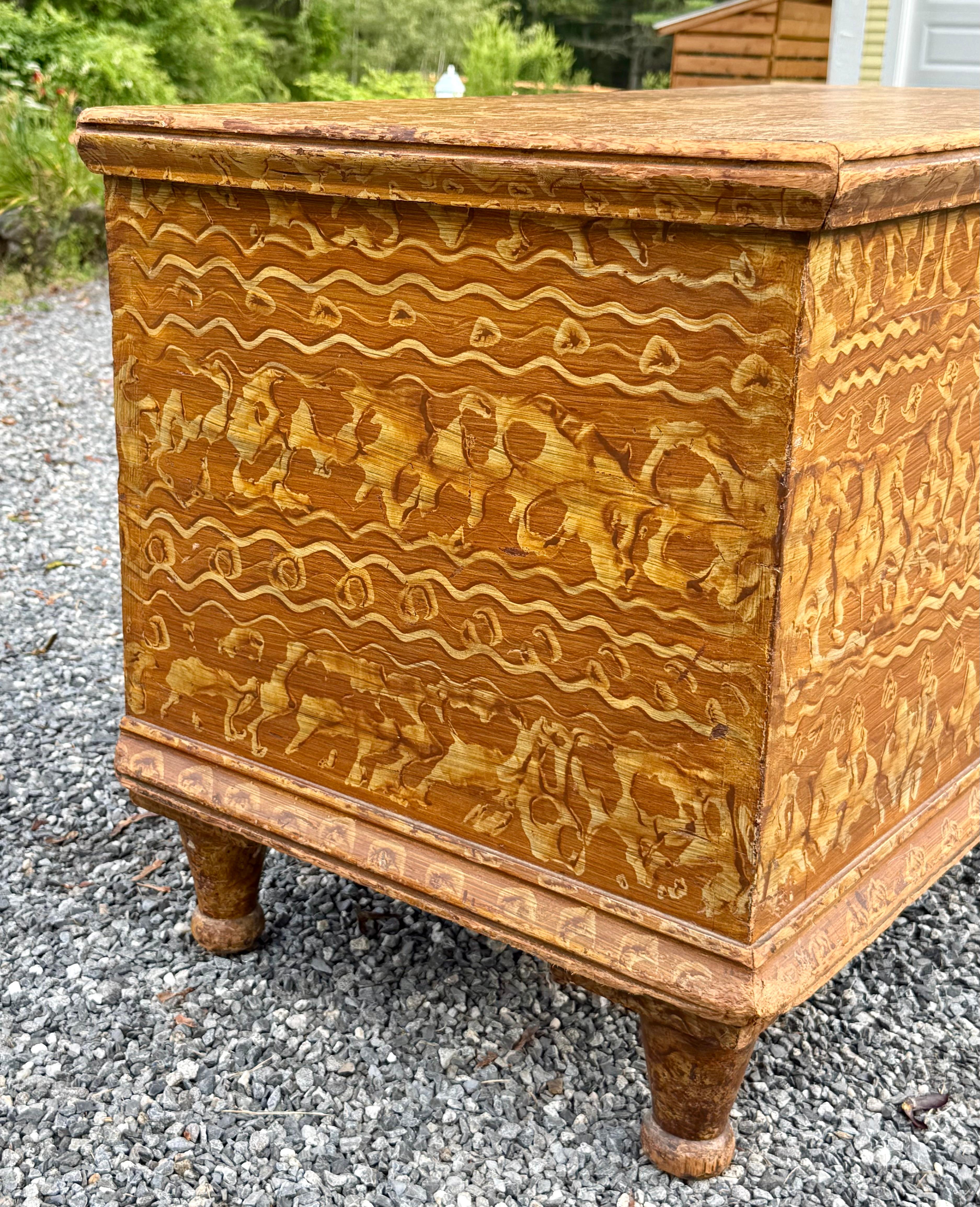 19th Century Petite American New England Paint Decorated Blanket Chest In Good Condition For Sale In Wiscasset, ME