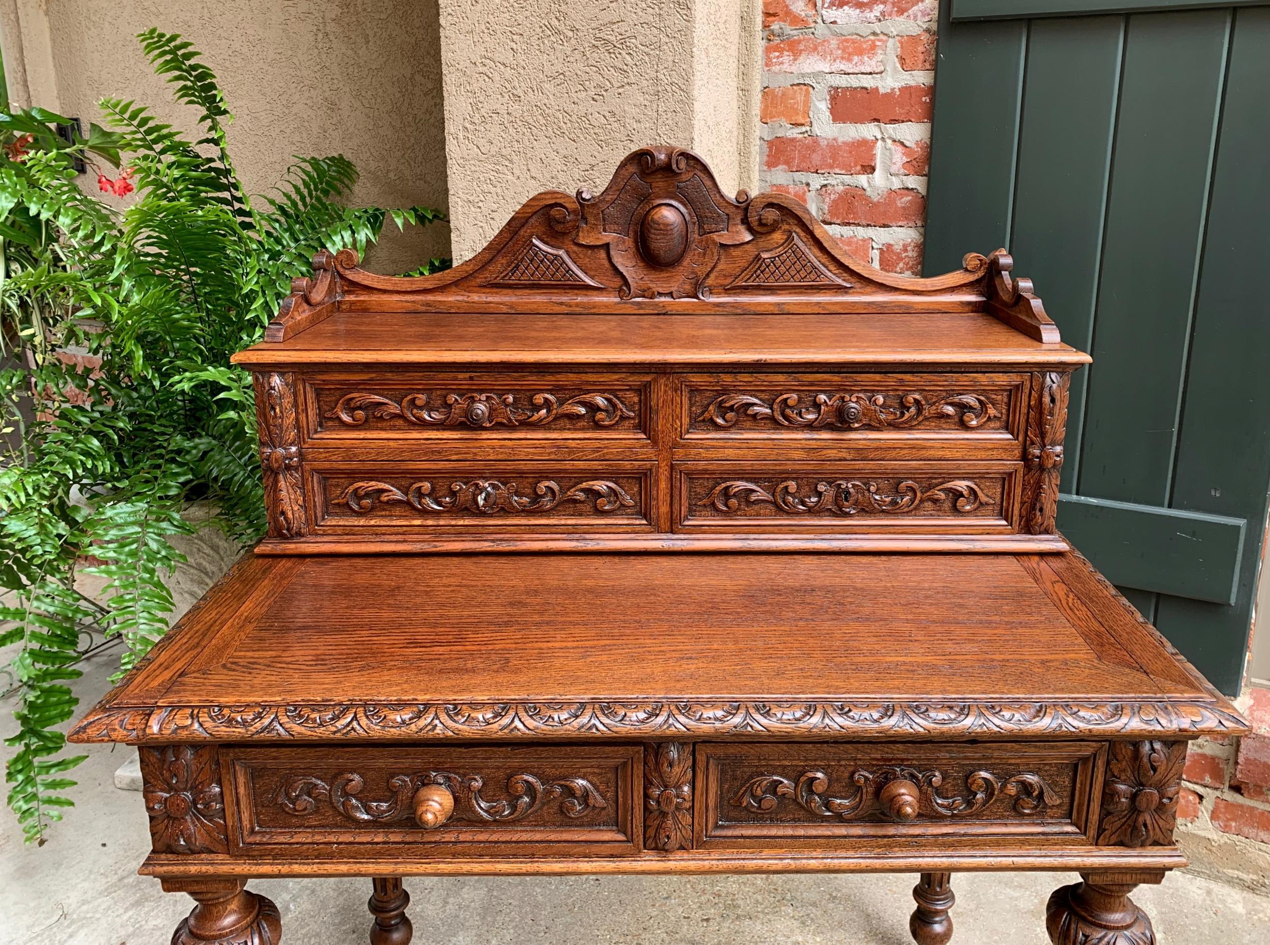 Petite table de secrétaire de bureau française en chêne sculpté du 19ème siècle, style Louis XVI  en vente 2