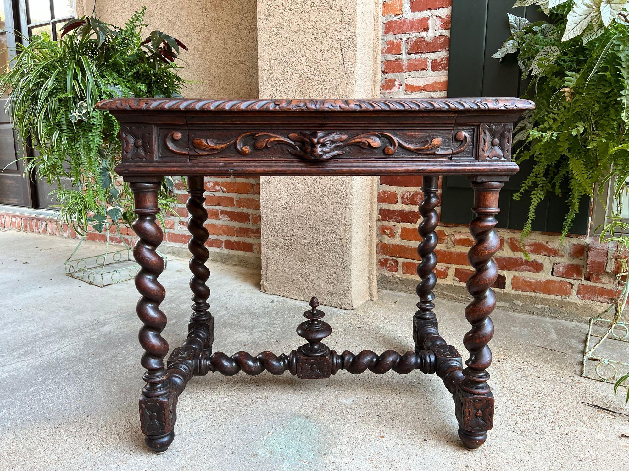 19th century PETITE French Carved Oak sofa table desk Barley Twist Louis XIII design.
 
Direct from France, a lovely antique French writing desk or sofa table in a very small, versatile size with elegant features!!
Large, lovely barley twist legs