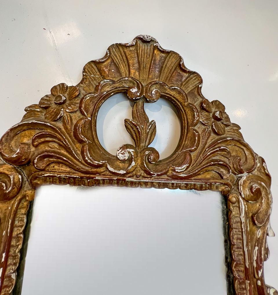 Petite French Louis XV Giltwood Mirror, 19th Century In Good Condition In New Orleans, LA