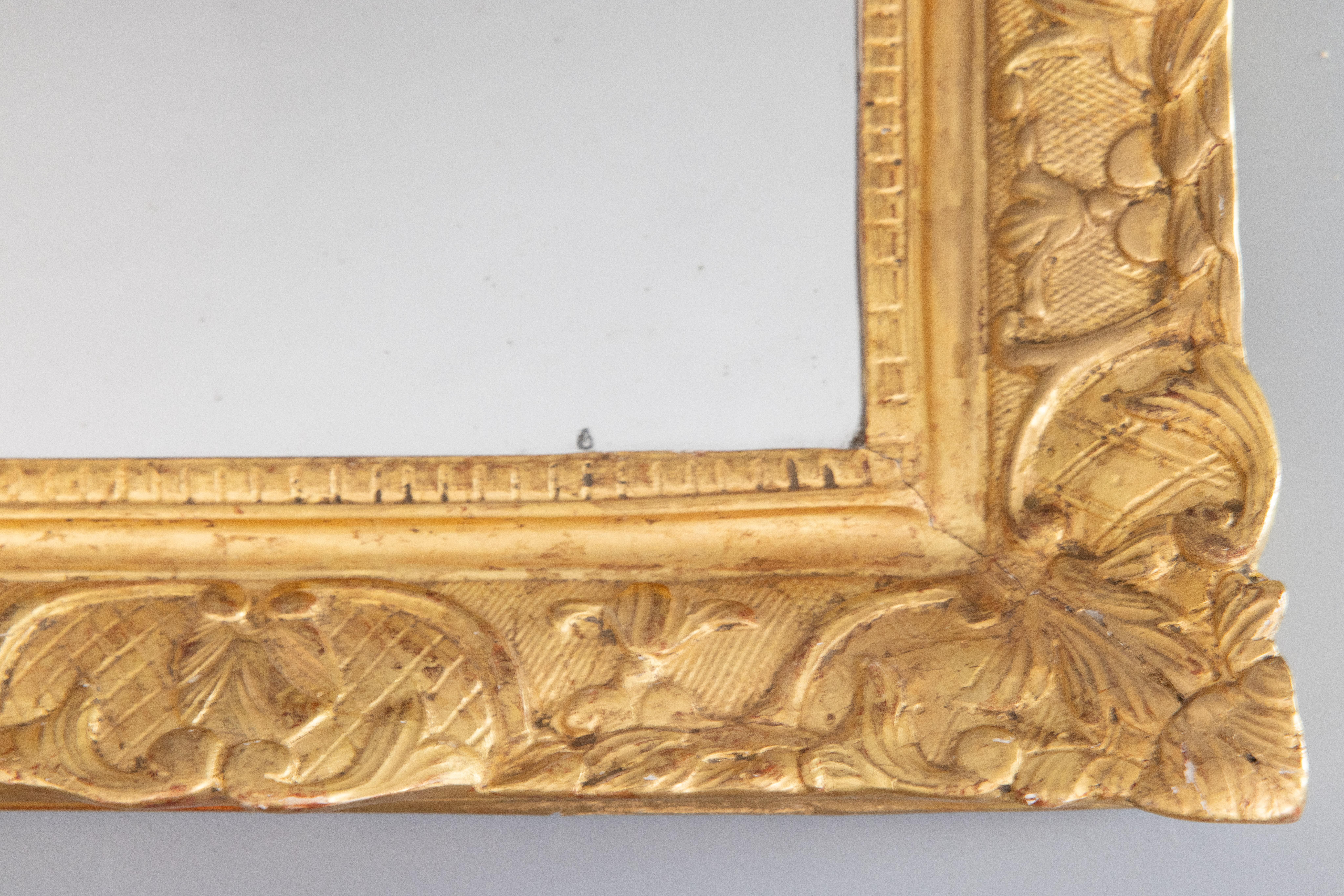 XIXe siècle Miroir en bois doré de style Louis XV du 19ème siècle en vente