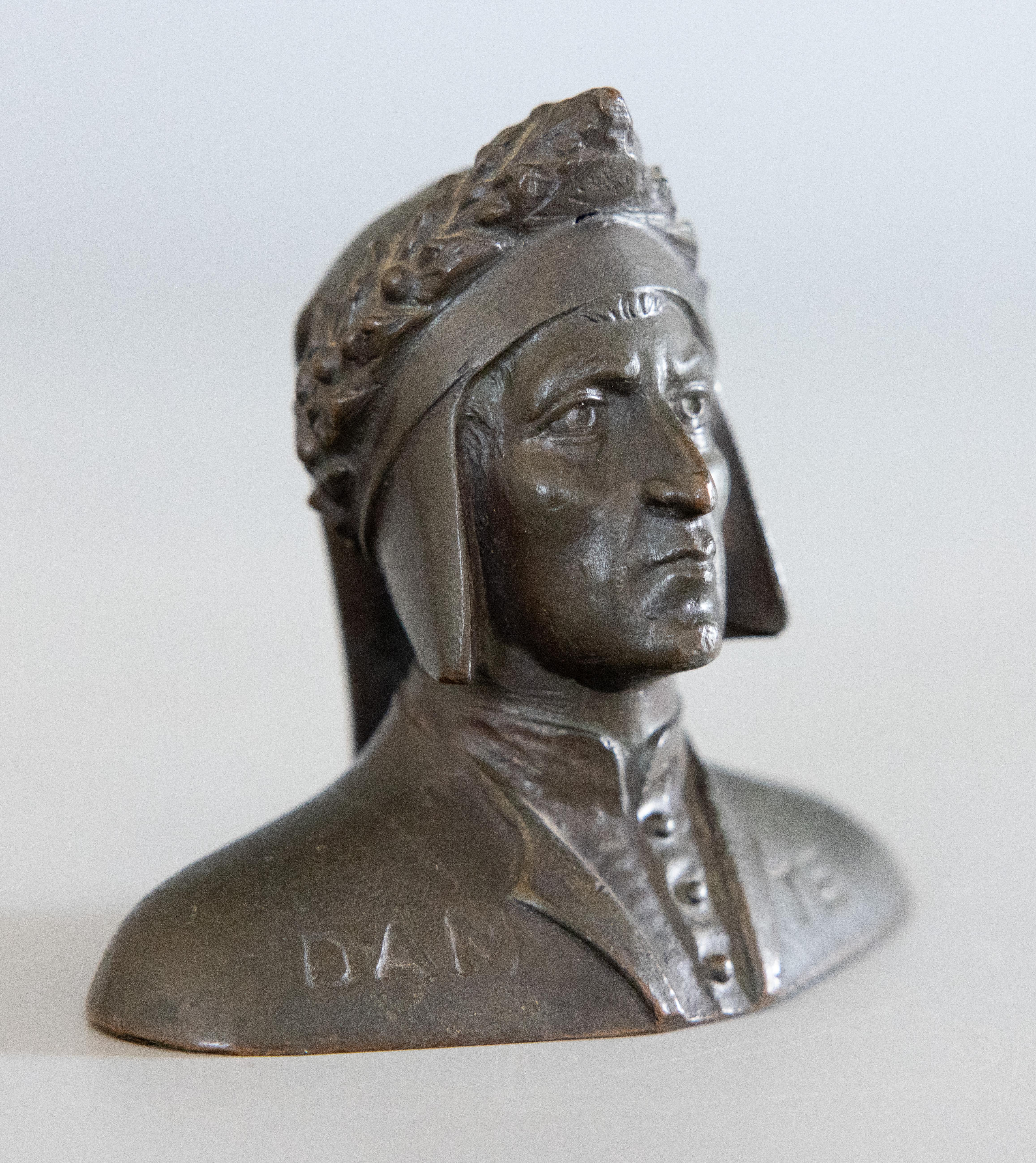 A fine antique 19th Century petite Grand Tour souvenir bronze bust of Italian poet Dante Alighieri. This handsome bust is well cast with exquisite details and lovely original patina. It would perfect on a desk or bookshelf in a library or study.

In