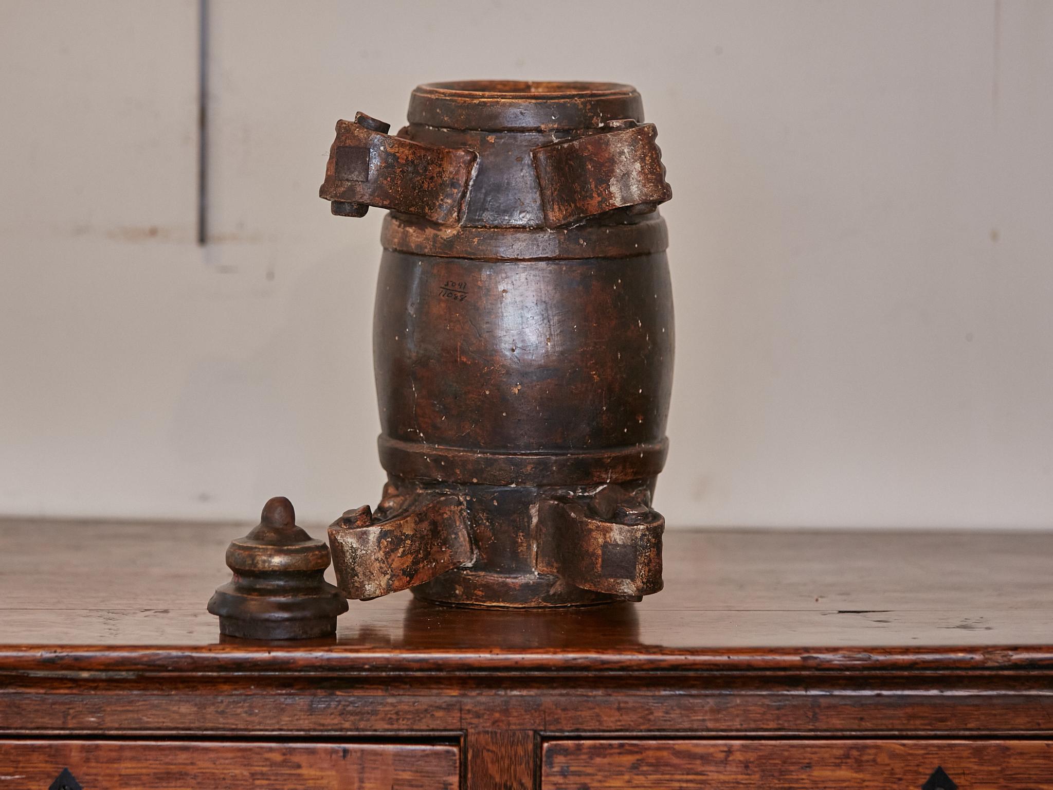 19th Century Petite Italian Wooden Spirit Barrel with Carved Scrolling Legs For Sale 7