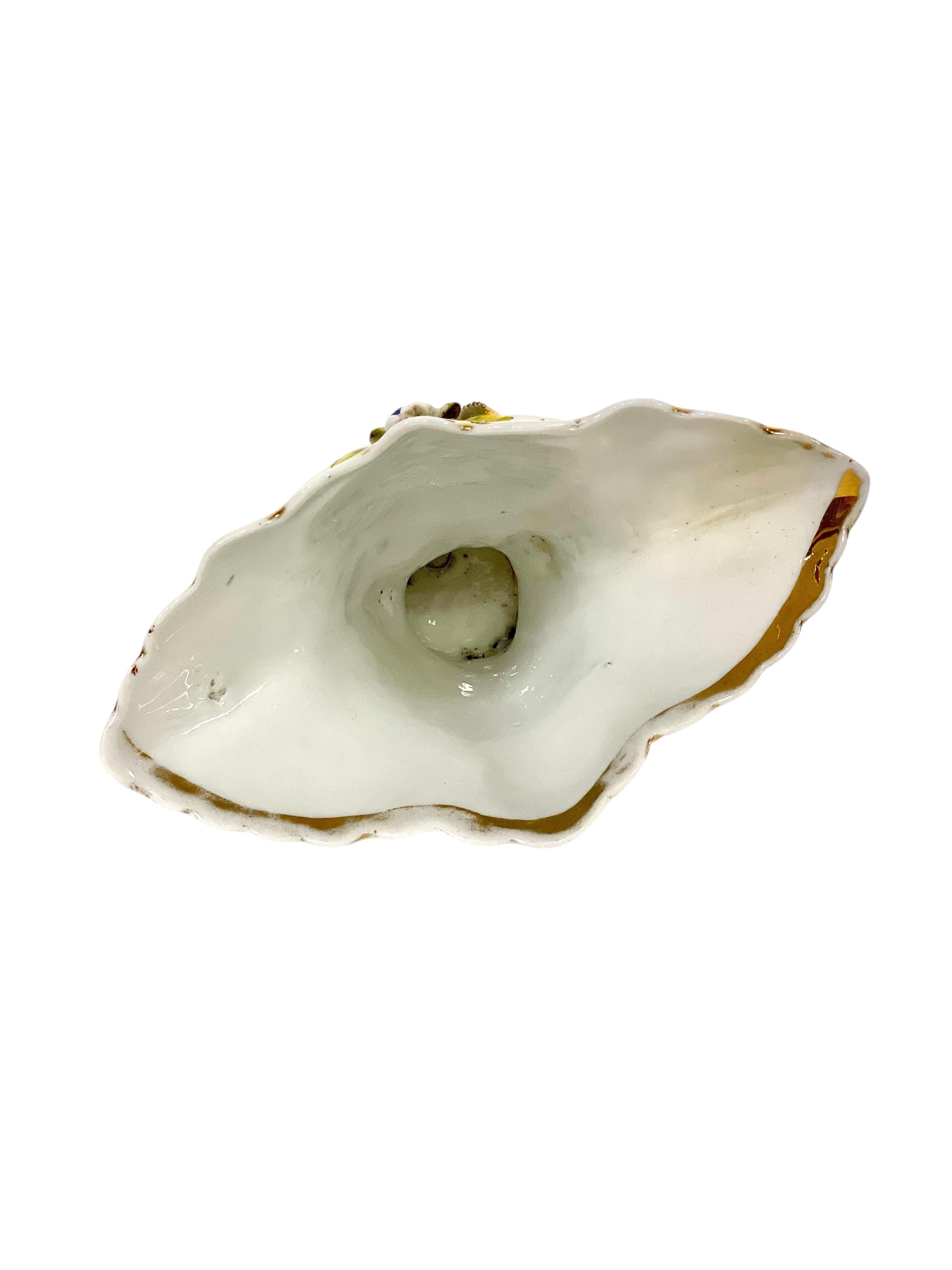 Porcellana Vaso in porcellana Petite del XIX secolo in vendita