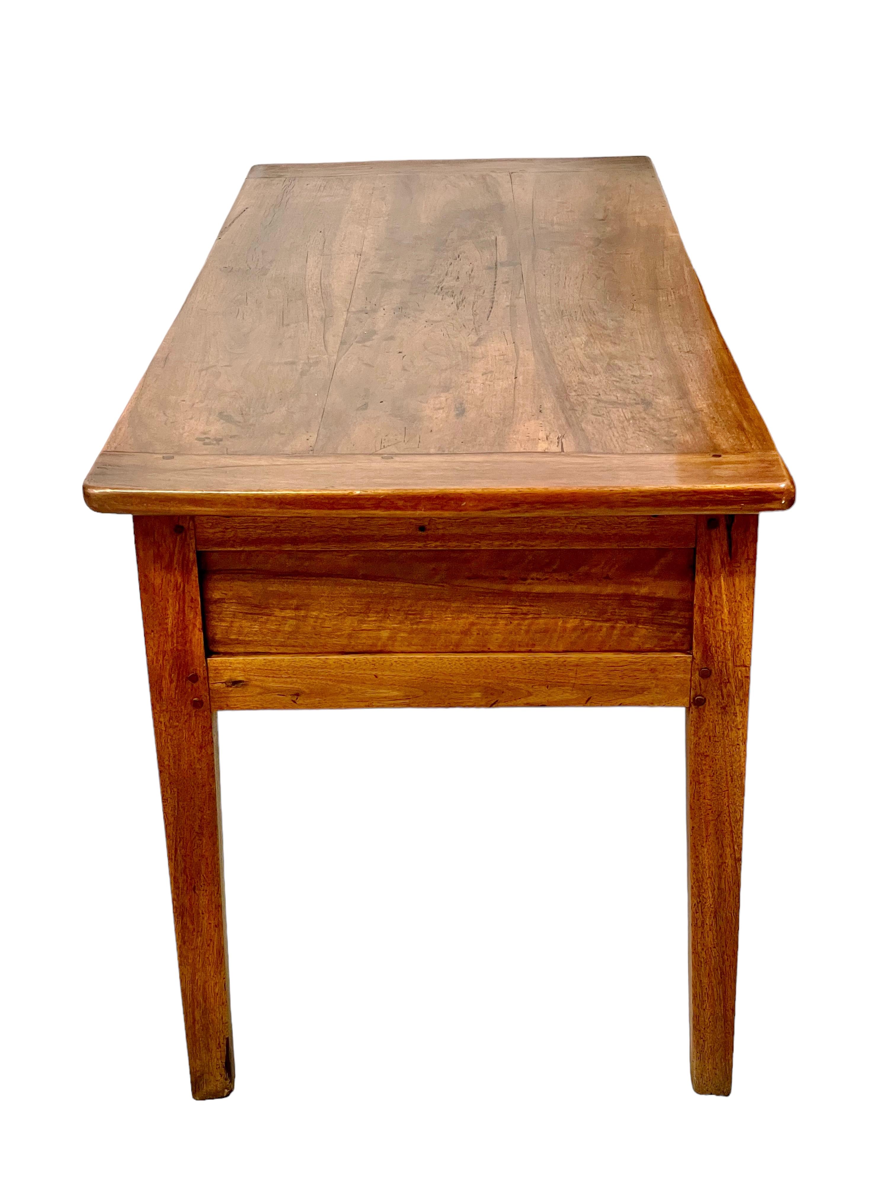 Rustic  19th Century French Pétrin or Kneading Table For Sale