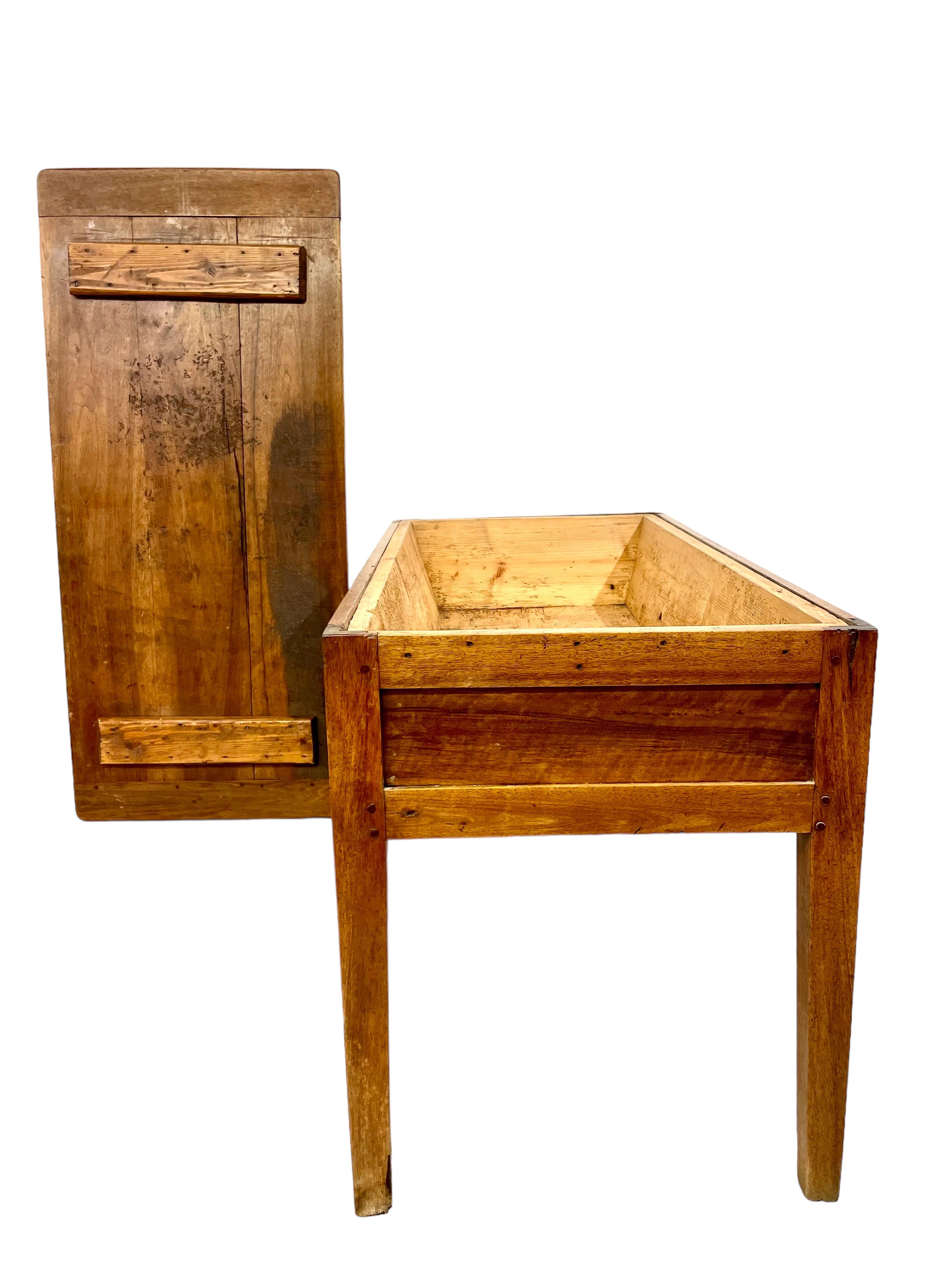 Bois  Pétrin ou table à pétrir française du 19e siècle en vente