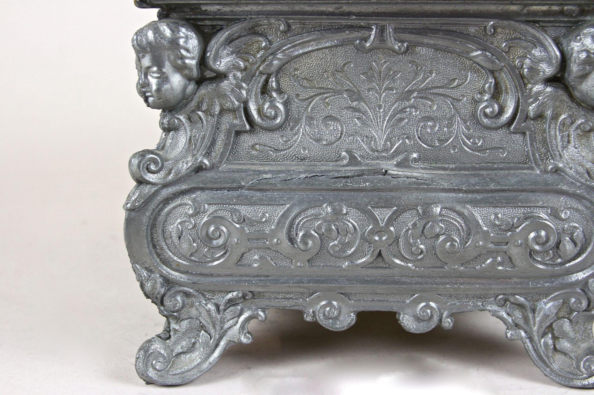 19th Century, Pewter Jewelry Box with Lockable Lid, Austria, circa 1880 5