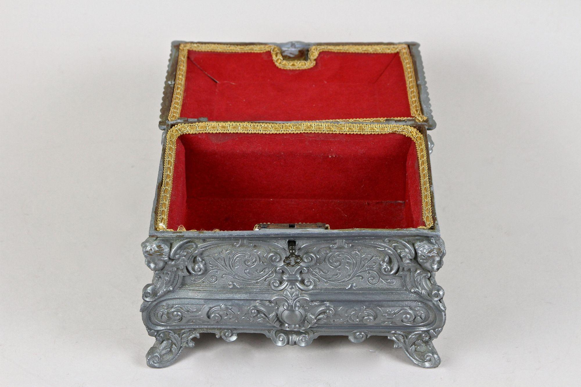 19th Century, Pewter Jewelry Box with Lockable Lid, Austria, circa 1880 6