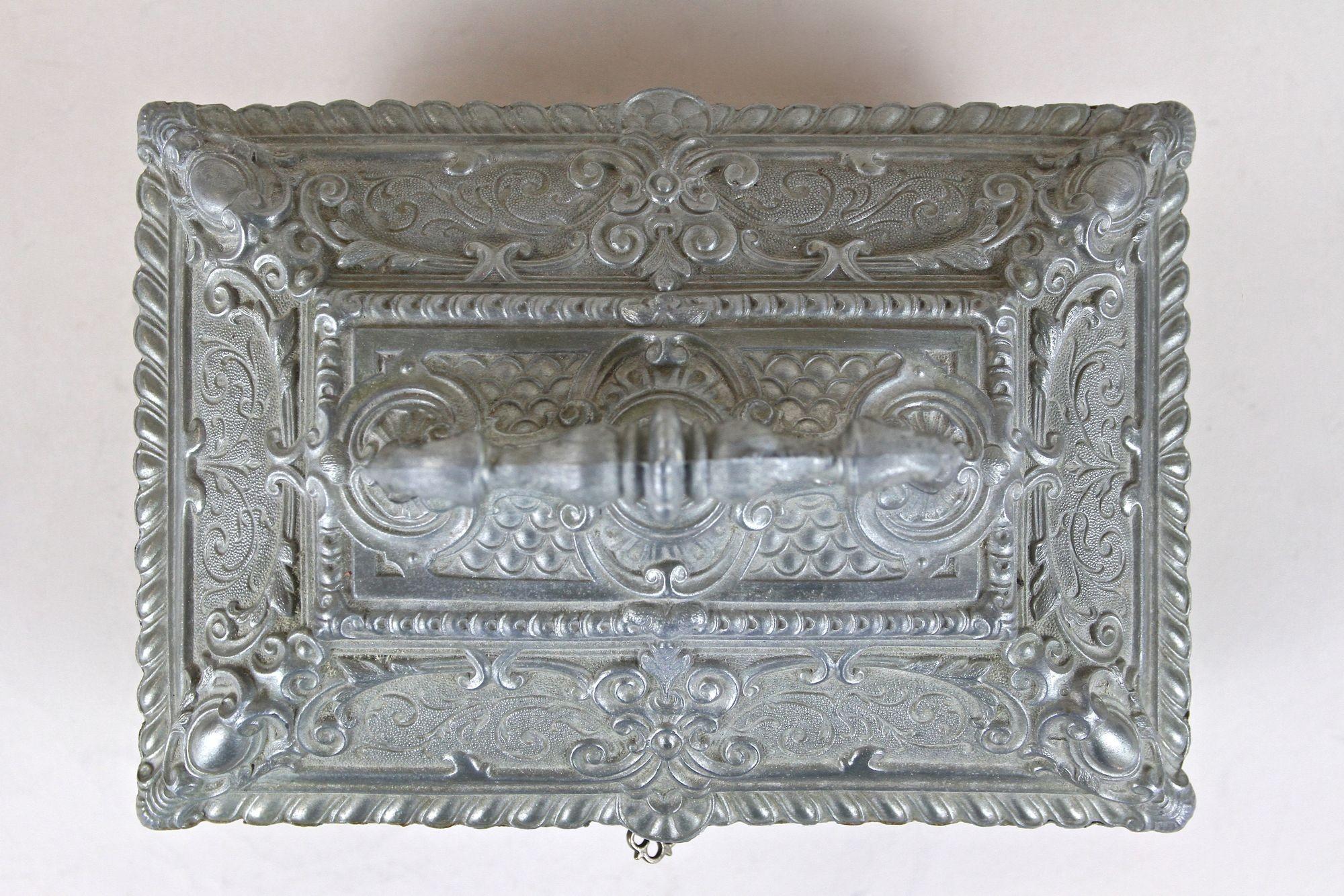 19th Century, Pewter Jewelry Box with Lockable Lid, Austria, circa 1880 9