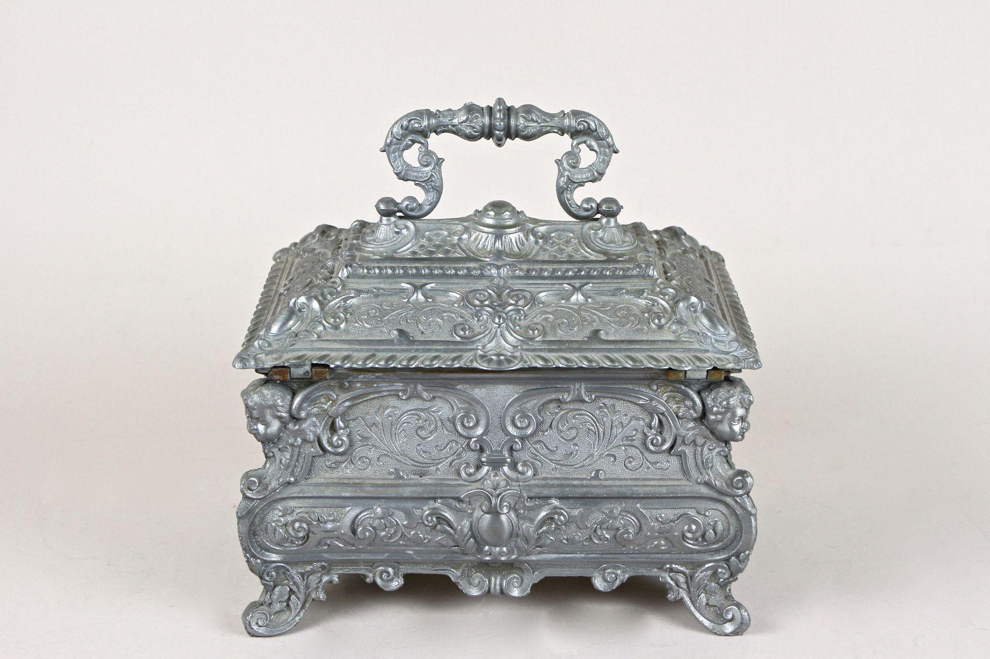 19th Century, Pewter Jewelry Box with Lockable Lid, Austria, circa 1880 3