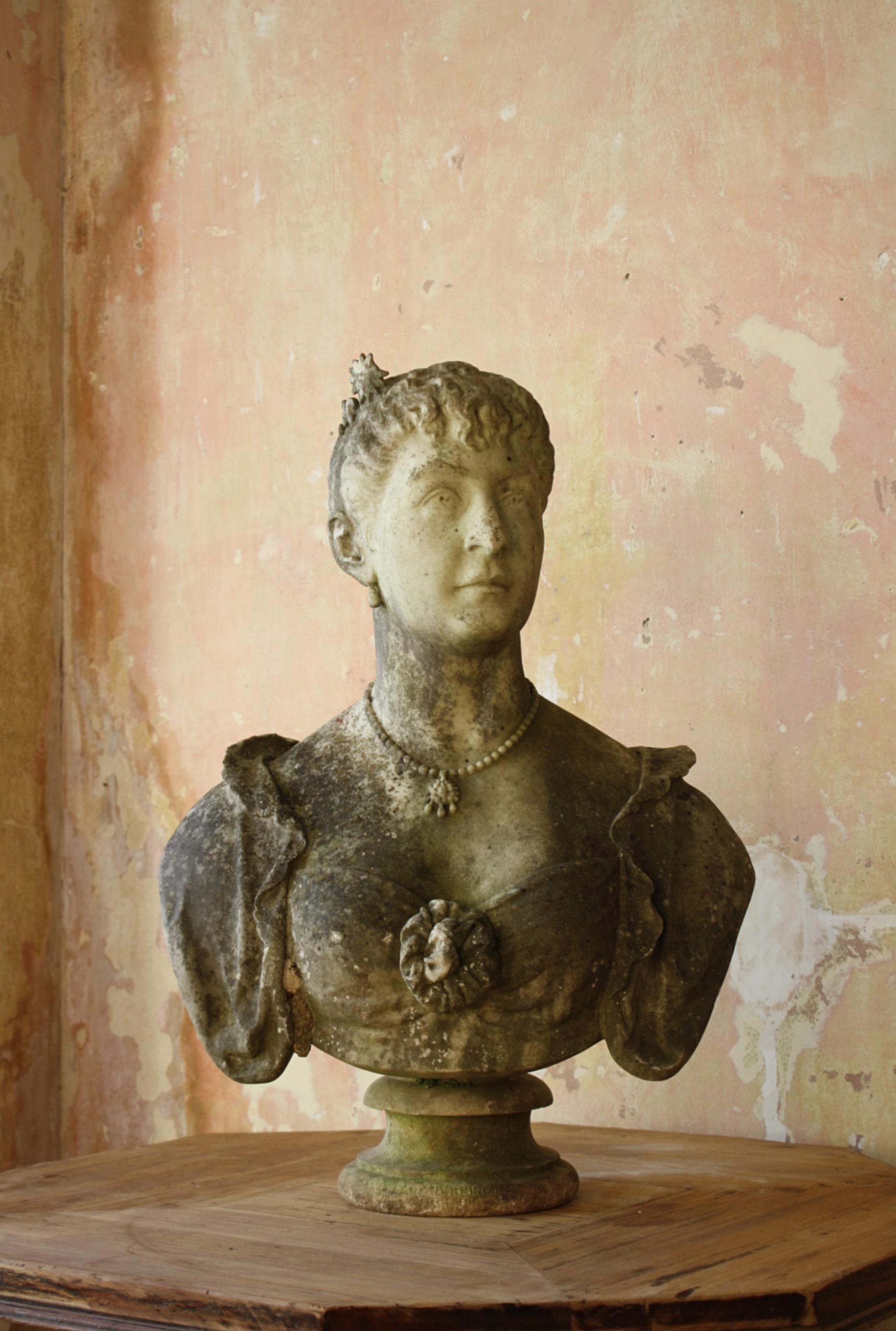 Filantropo del XIX secolo Annie, Lady Jerningham Grande busto in marmo W.R.Ingram in vendita 6