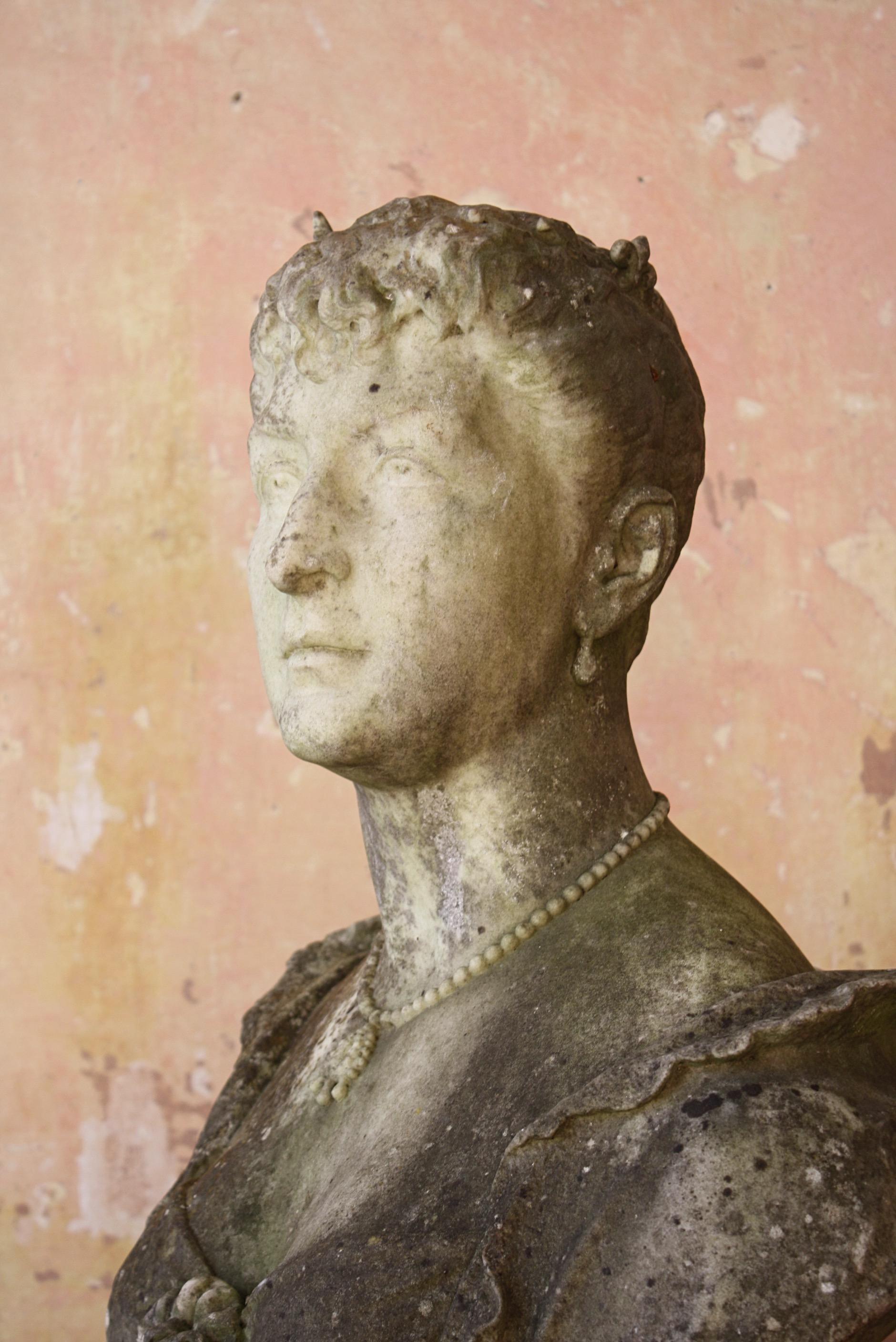 Filantropo del XIX secolo Annie, Lady Jerningham Grande busto in marmo W.R.Ingram in vendita 1