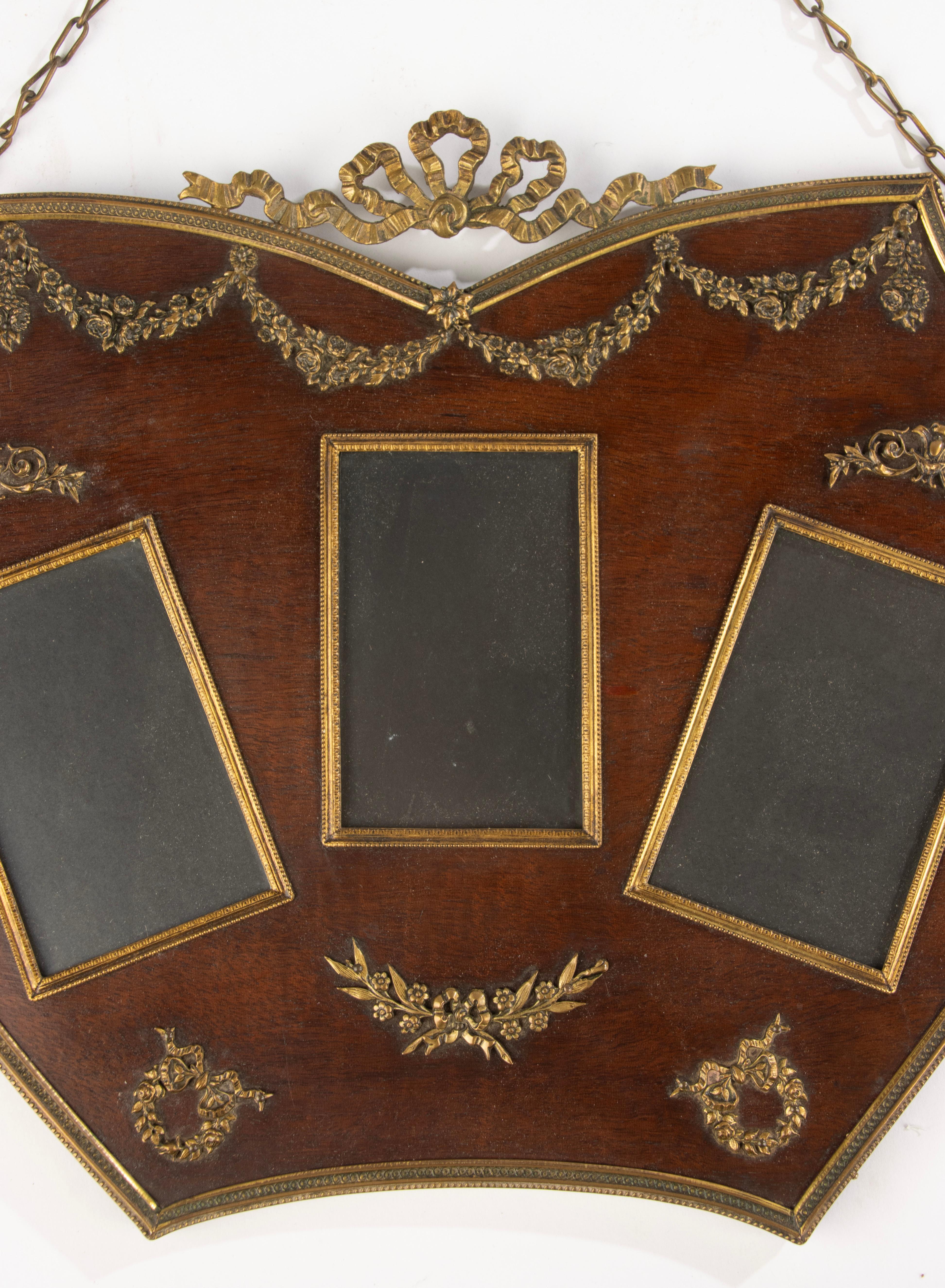 Français Cadre photo du 19ème siècle - France - Wood et bronze doré - Style Louis XVI en vente