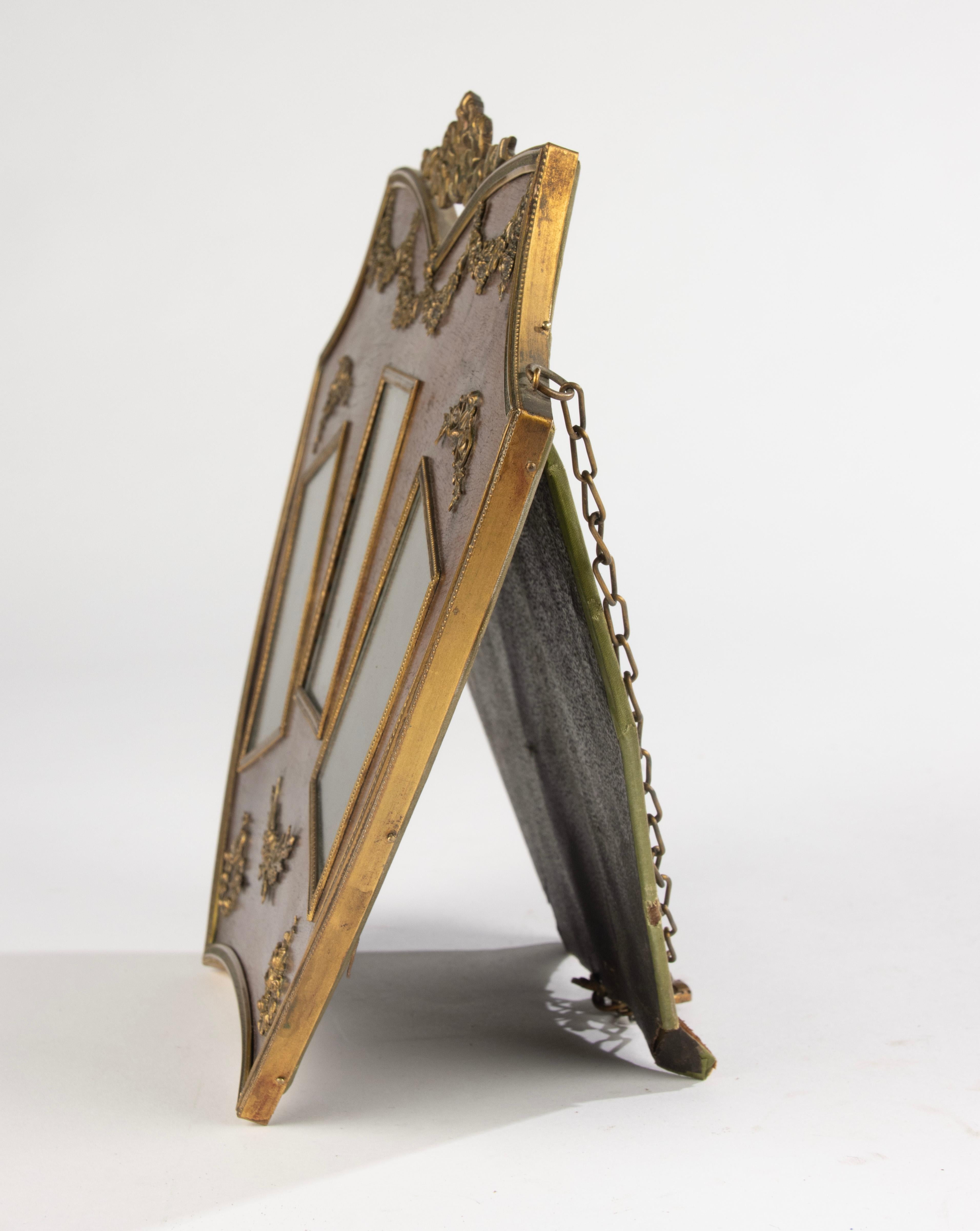 Fin du XIXe siècle Cadre photo du 19ème siècle - France - Wood et bronze doré - Style Louis XVI en vente