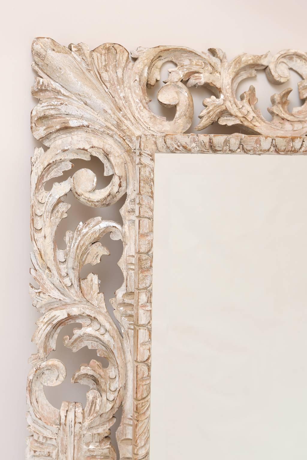 19th Century Pierced Italian Foliate Mirror In Excellent Condition For Sale In West Palm Beach, FL