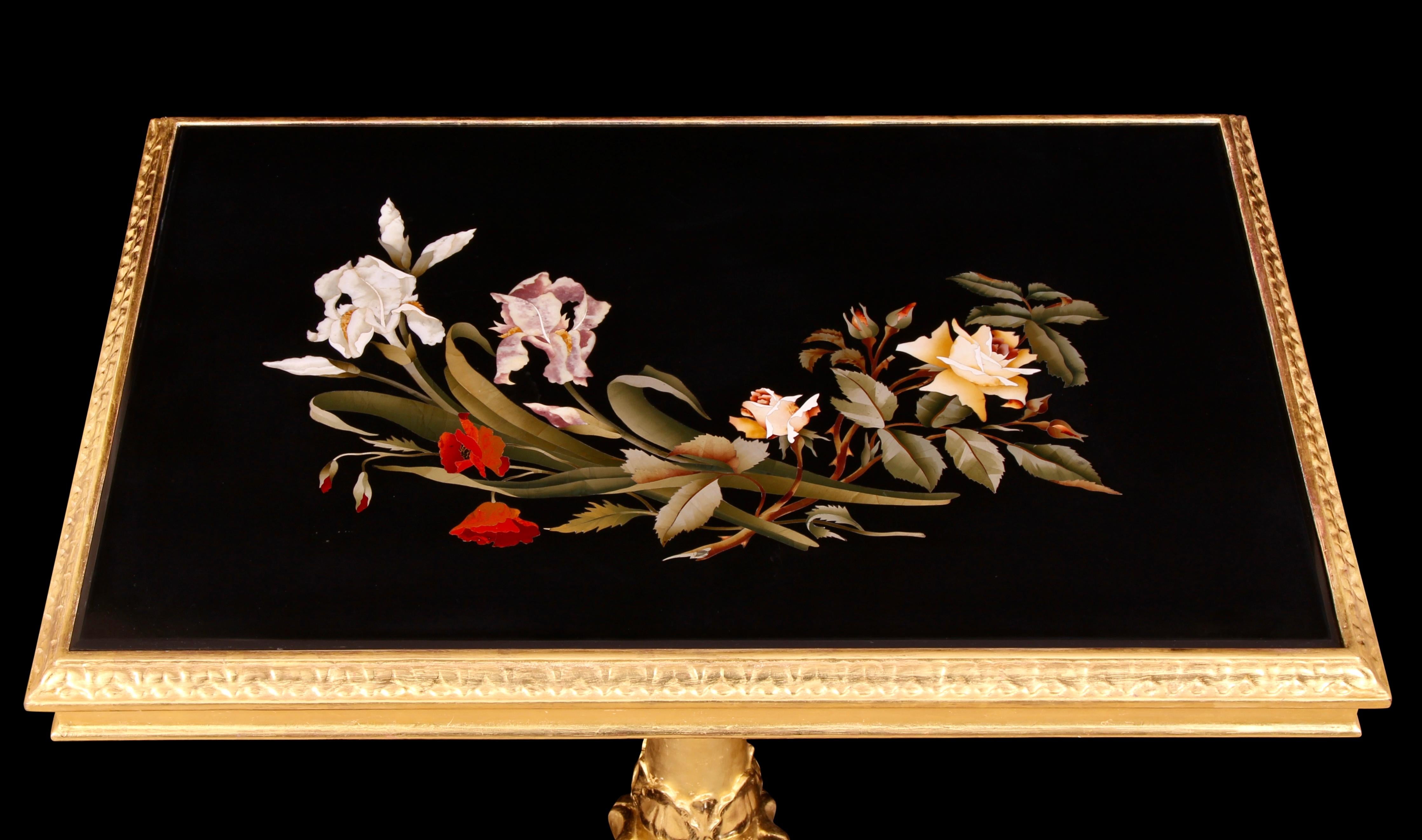 19. Jahrhundert Pietra Dura Marmor vergoldetes Holz Tisch (Neoklassisches Revival) im Angebot