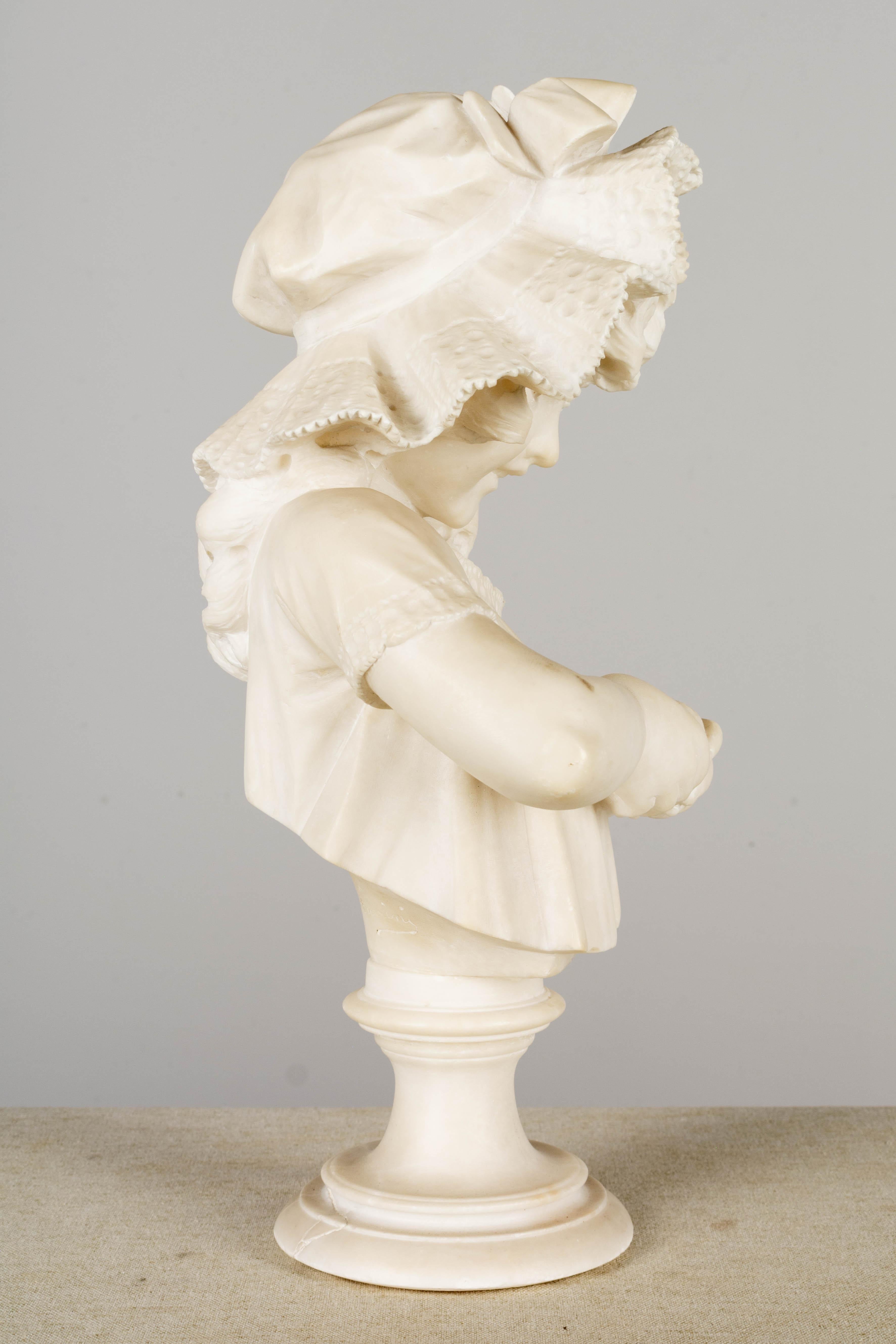 Escultura del siglo XIX de Pietro Giorgi de una niña pelando una naranja en venta 1