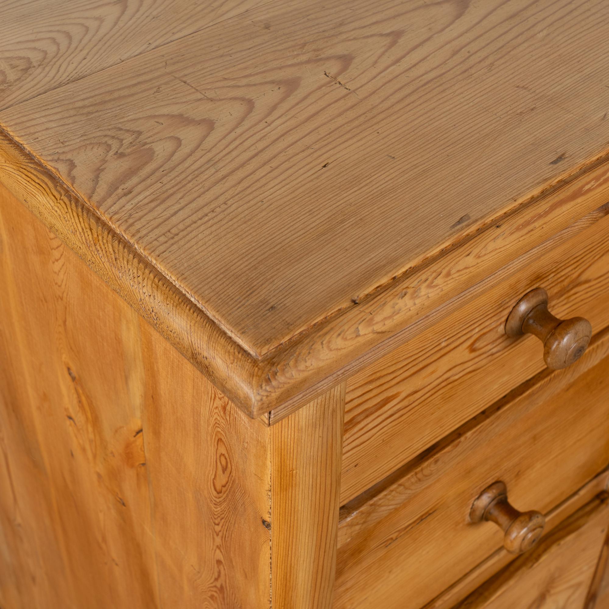 19th Century Pine Apothecary 19 Drawer Console Cabinet Kitchen Island For Sale 1