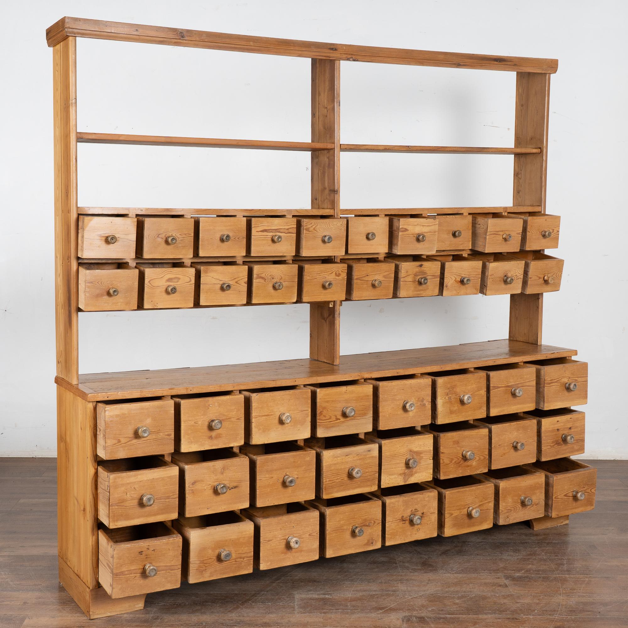 Vitrina botica de pino del siglo XIX Librería en venta 7