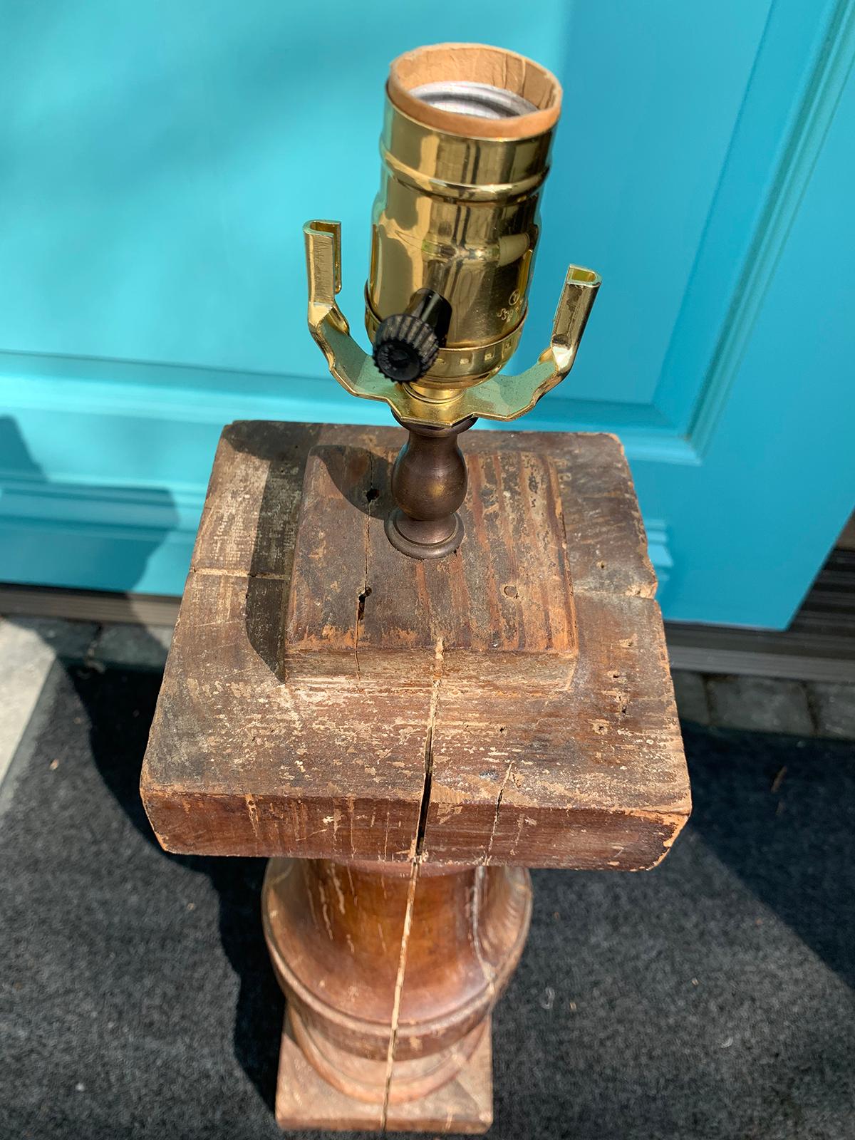 19th Century Pine Balustrade from Savannah, Gaorgia as Lamp In Good Condition For Sale In Atlanta, GA