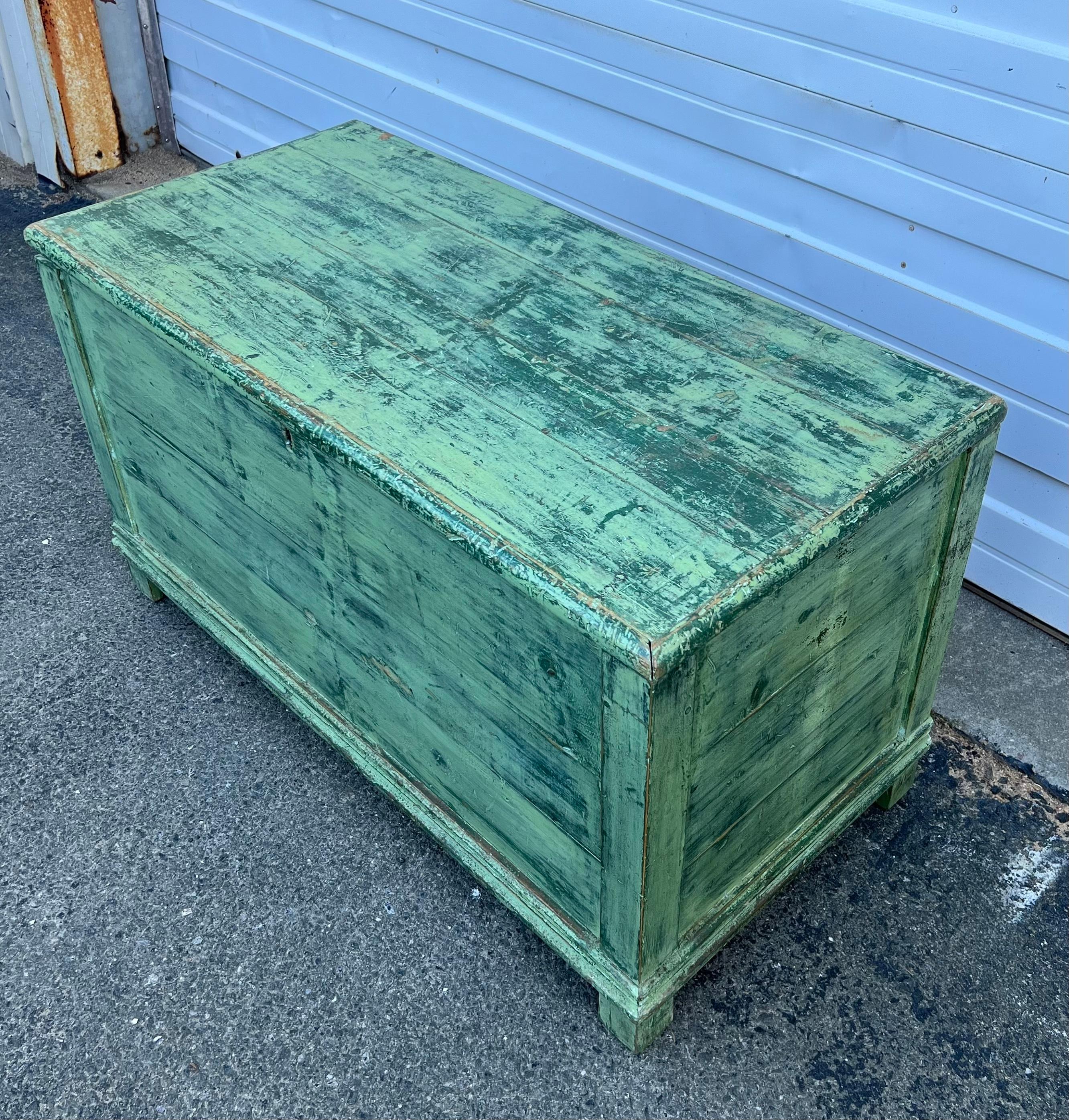 19th Century Pine Blanket Chest in Early Green Paint In Good Condition For Sale In Nantucket, MA