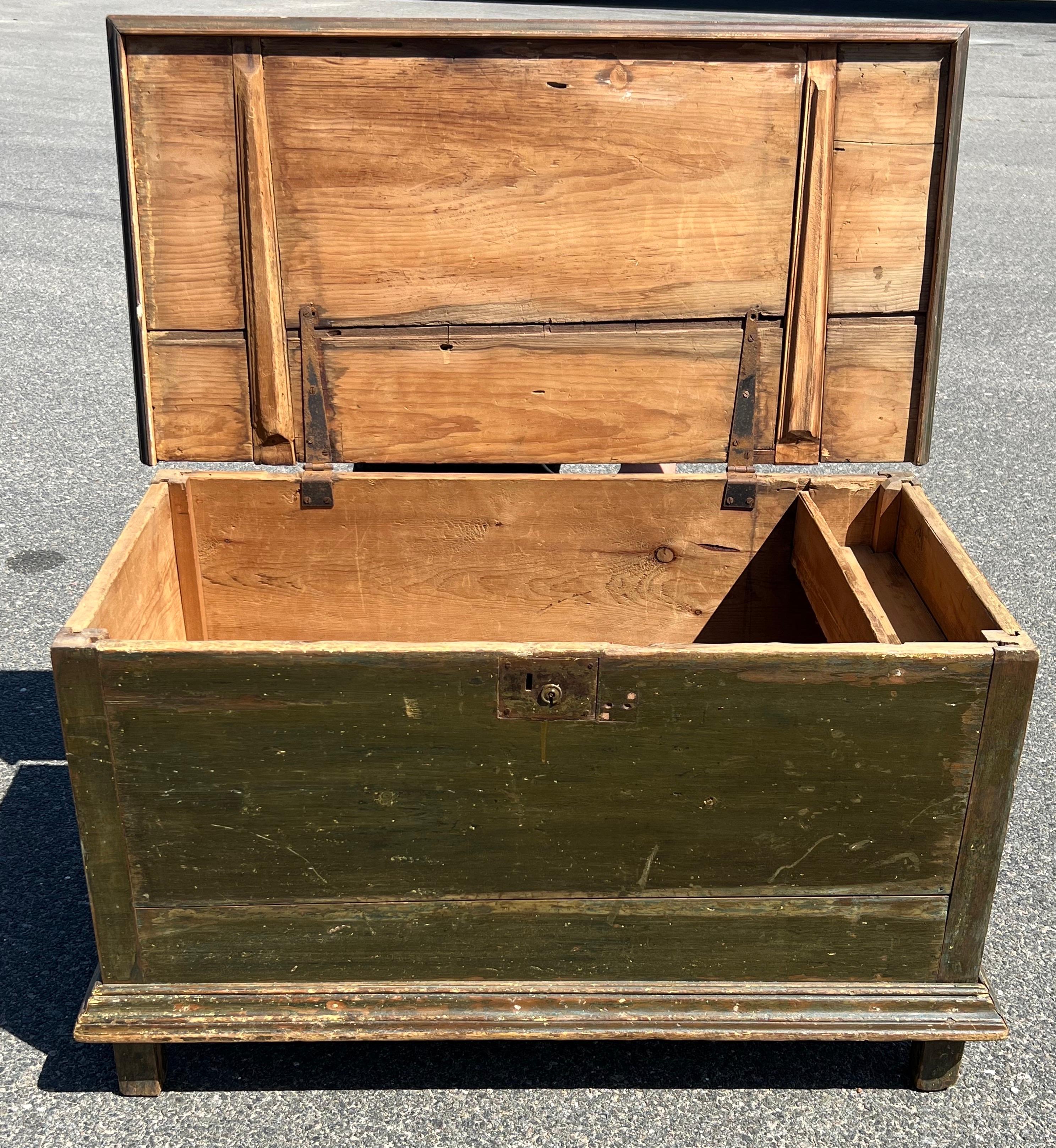 North American 19th Century Pine Blanket Chest in Original Olive Green Paint For Sale