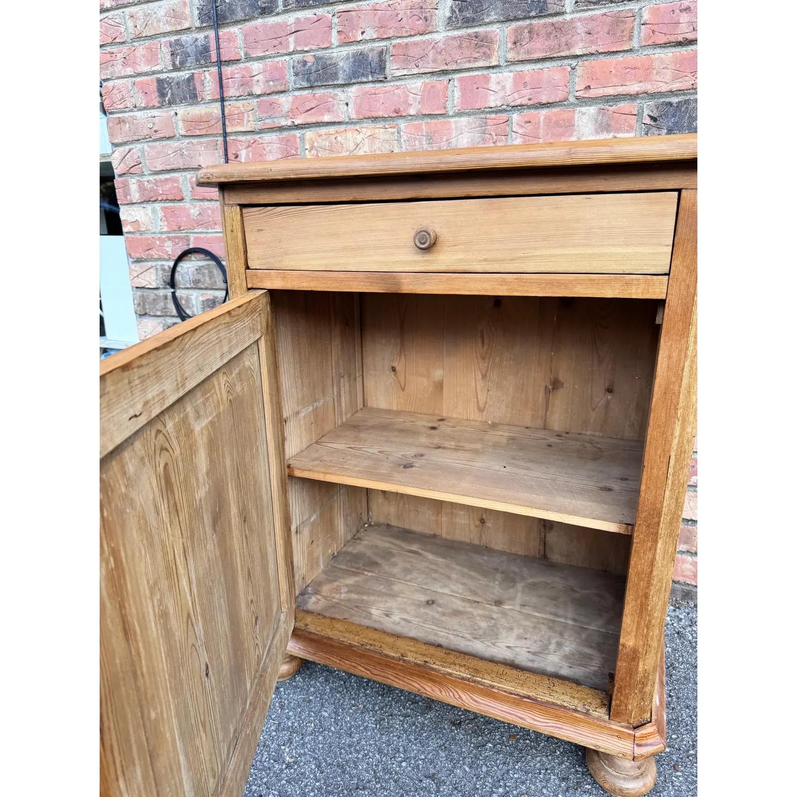 19th Century Pine Cabinet Side Table In Good Condition For Sale In Nashville, TN