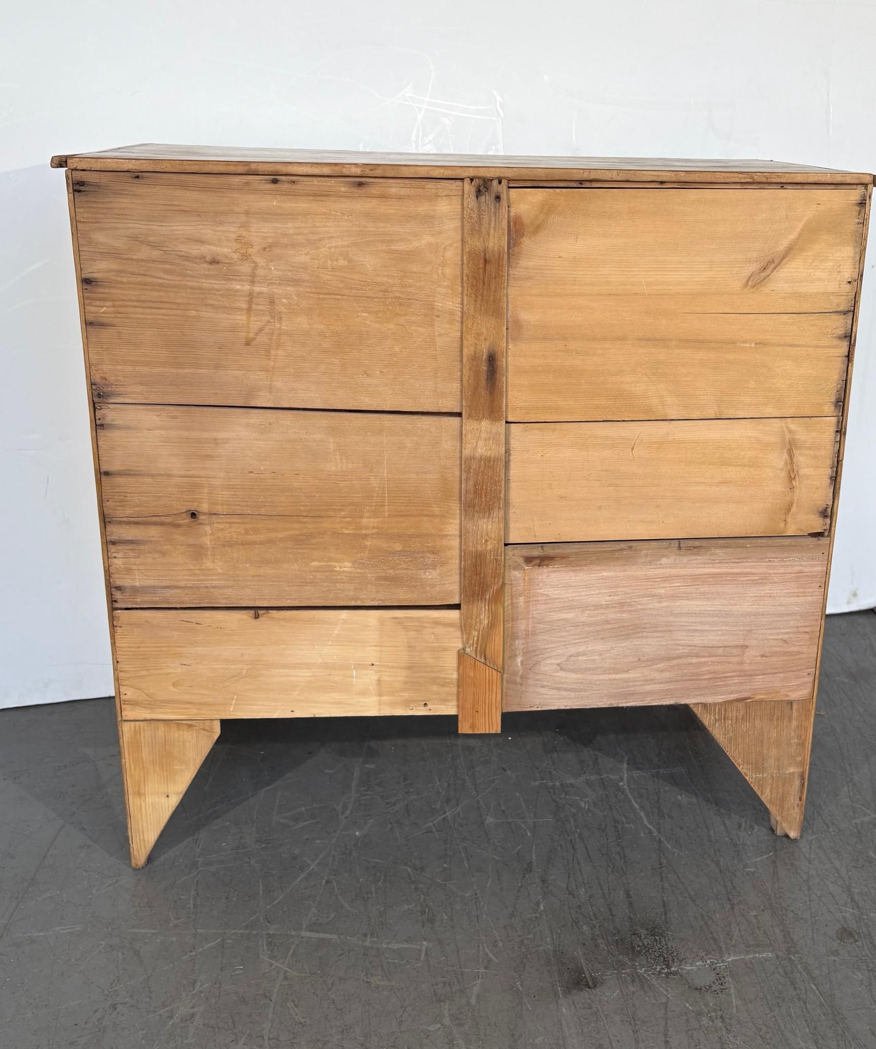 Commode en pin du XIXe siècle Bon état à Pomona, CA
