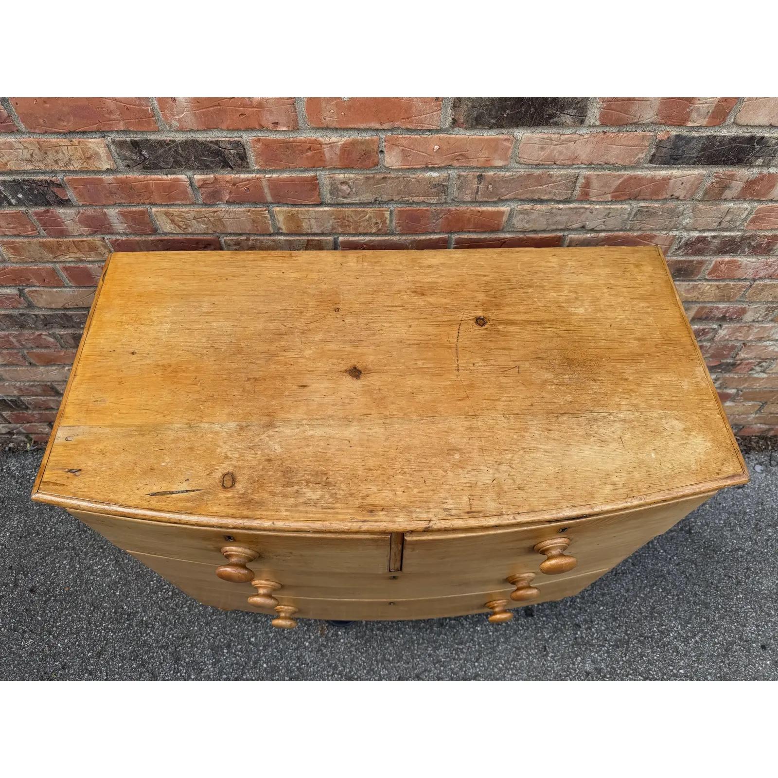 19th Century Pine Chest of Drawers In Good Condition For Sale In Nashville, TN