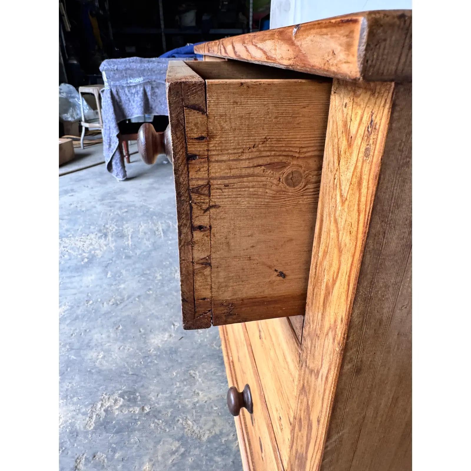 19th Century Pine Chest of Drawers Bon état - En vente à Nashville, TN