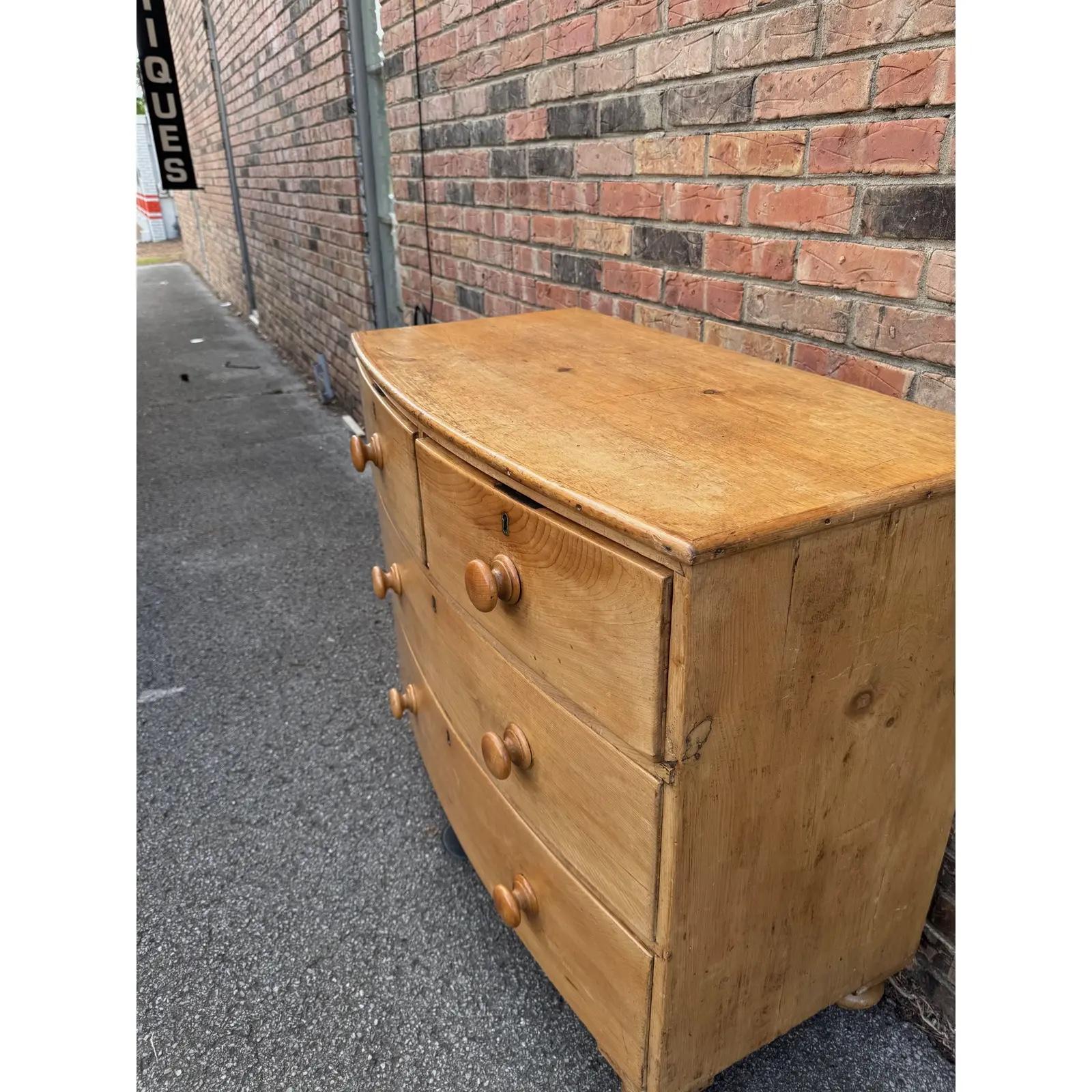 Wood 19th Century Pine Chest of Drawers For Sale