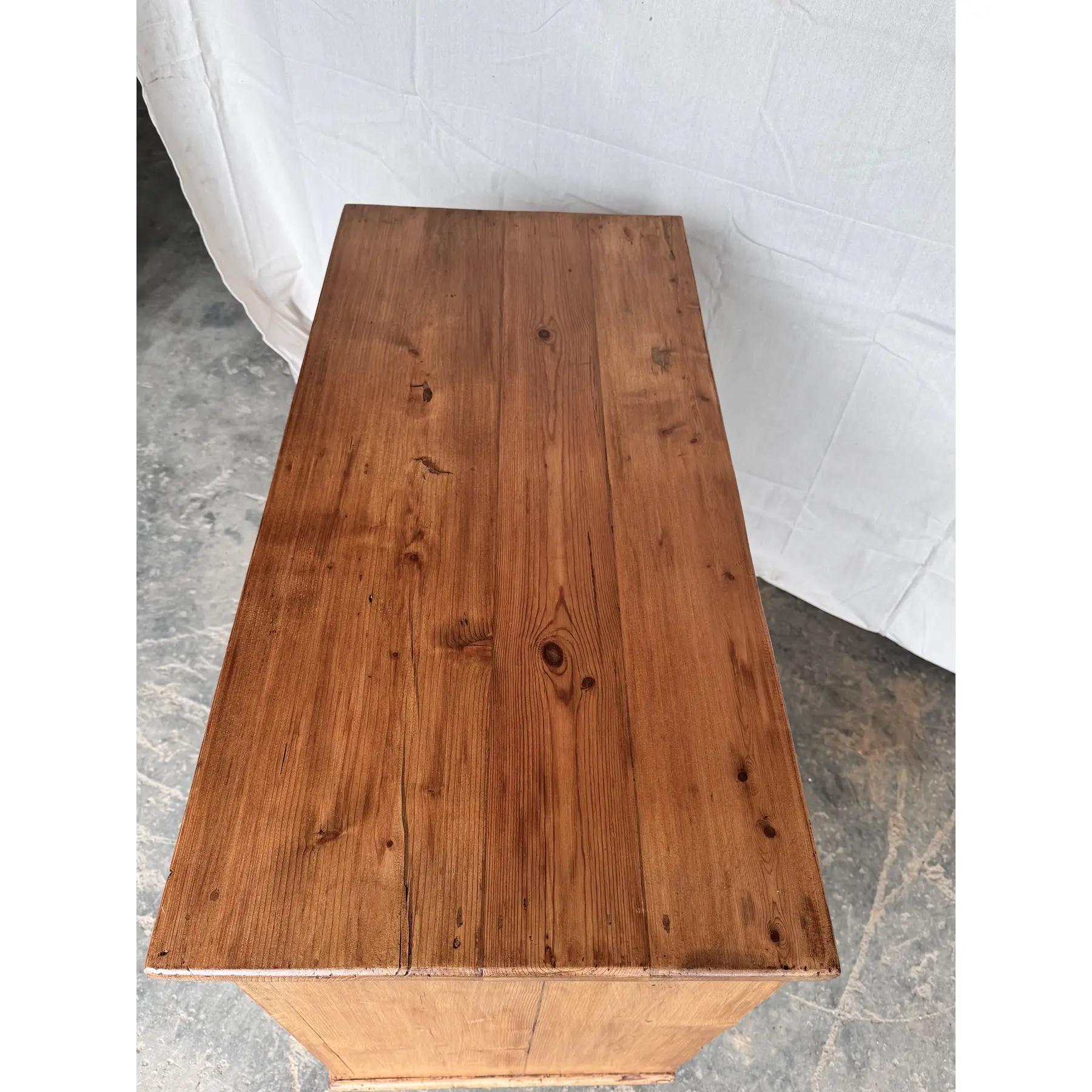 19th Century Pine Chest of Drawers en vente 1