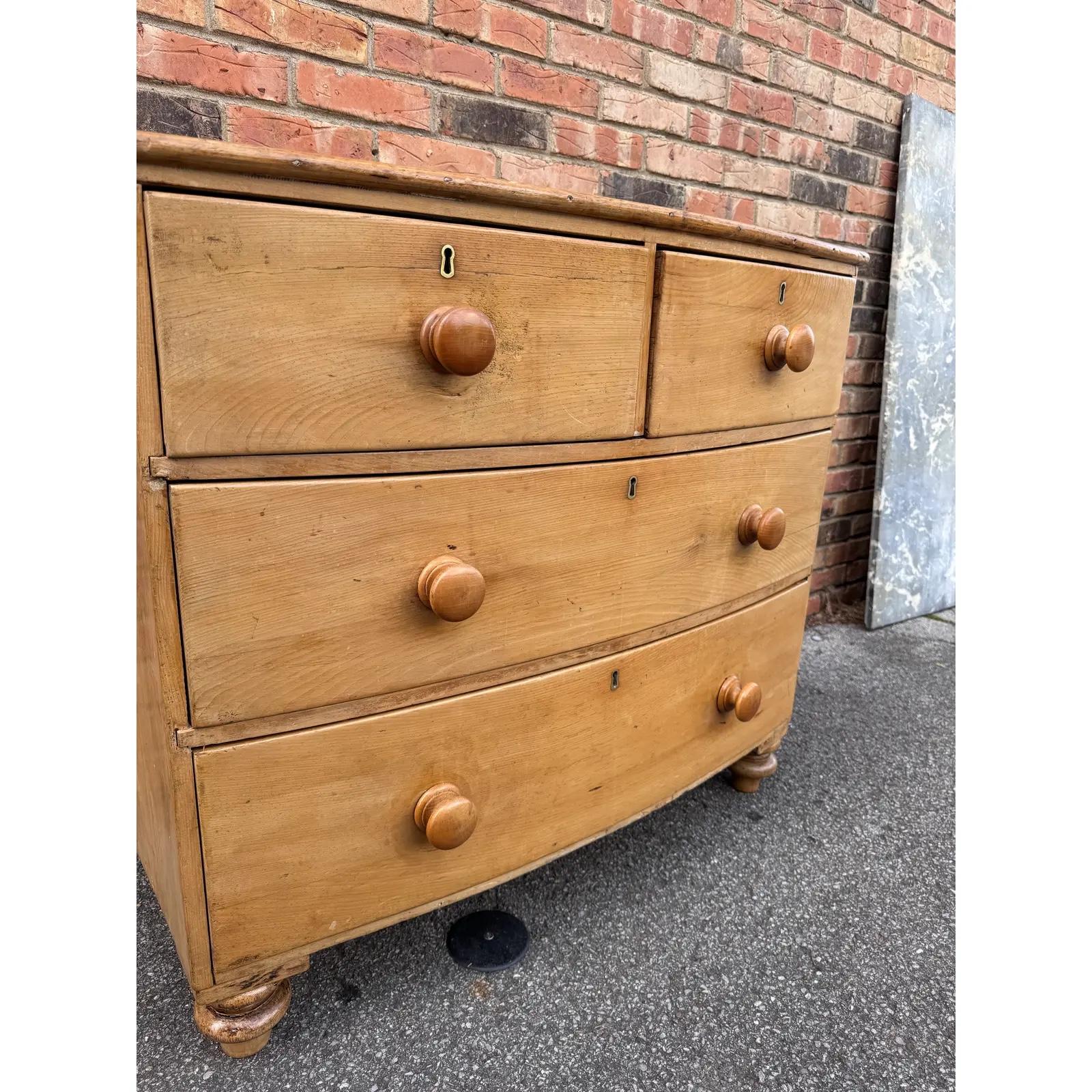 19th Century Pine Chest of Drawers For Sale 3