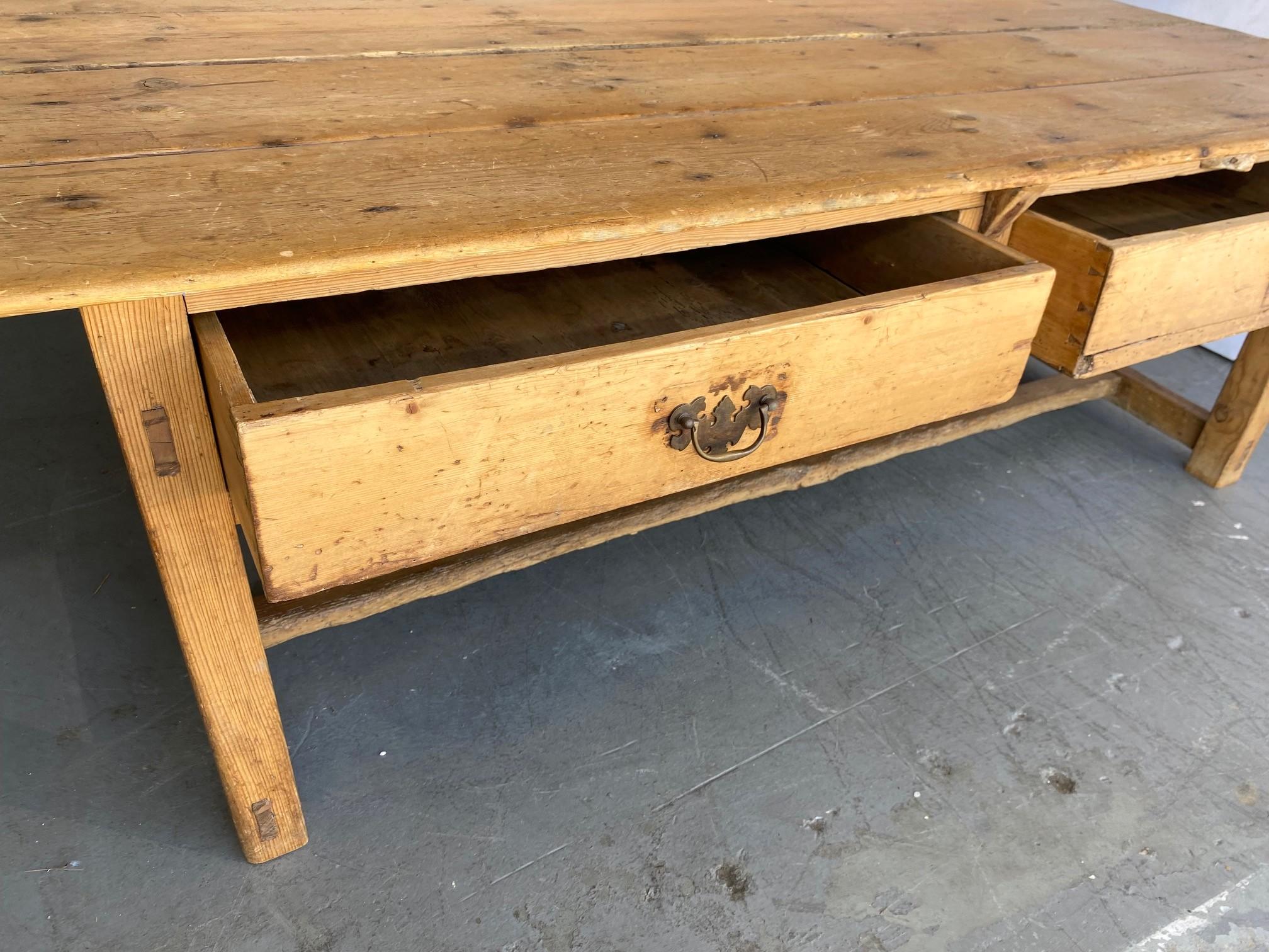 19th Century Pine Coffee Table In Distressed Condition In Pomona, CA