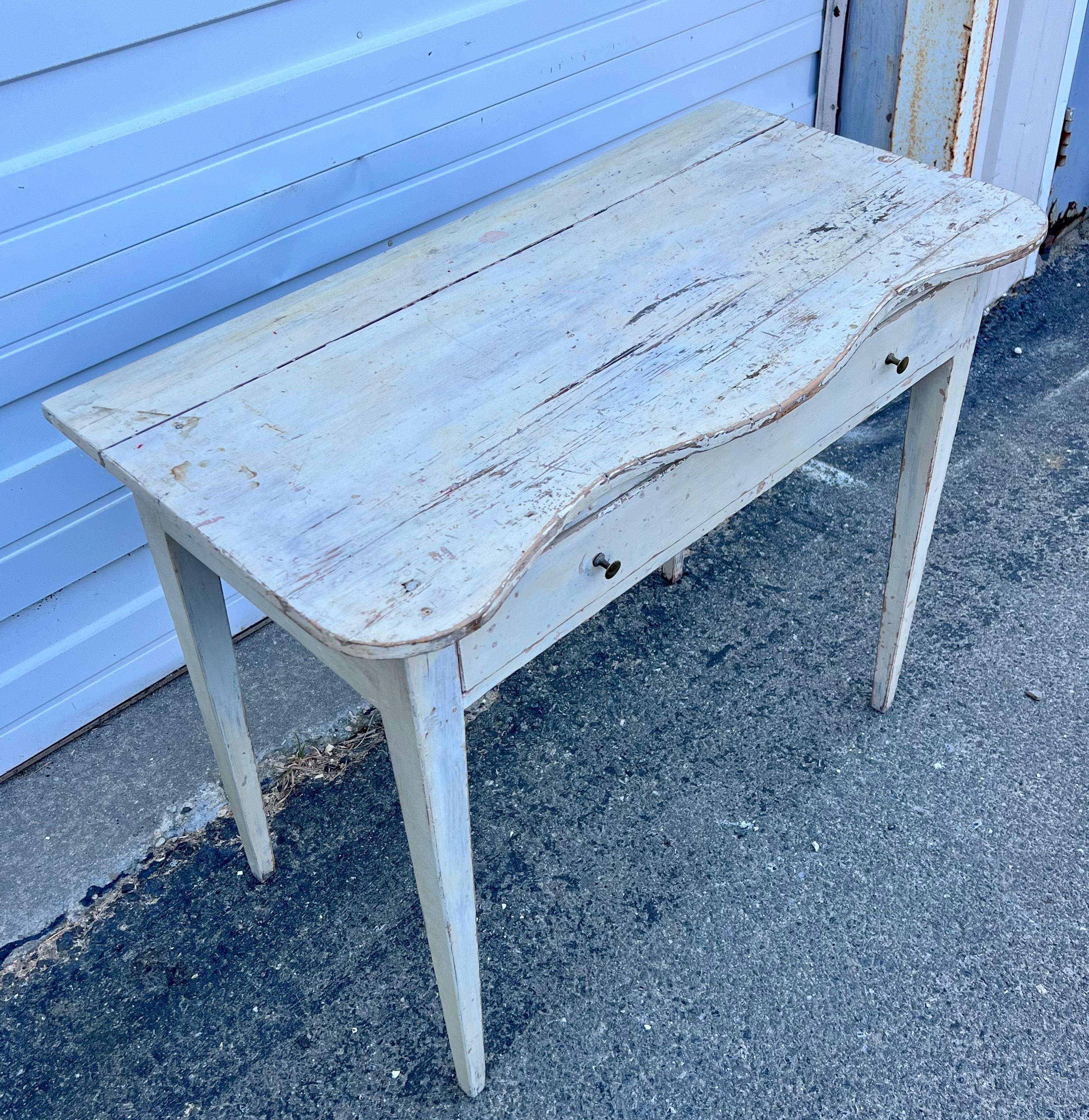 19th Century Pine Console Table in Original White Paint In Good Condition In Nantucket, MA