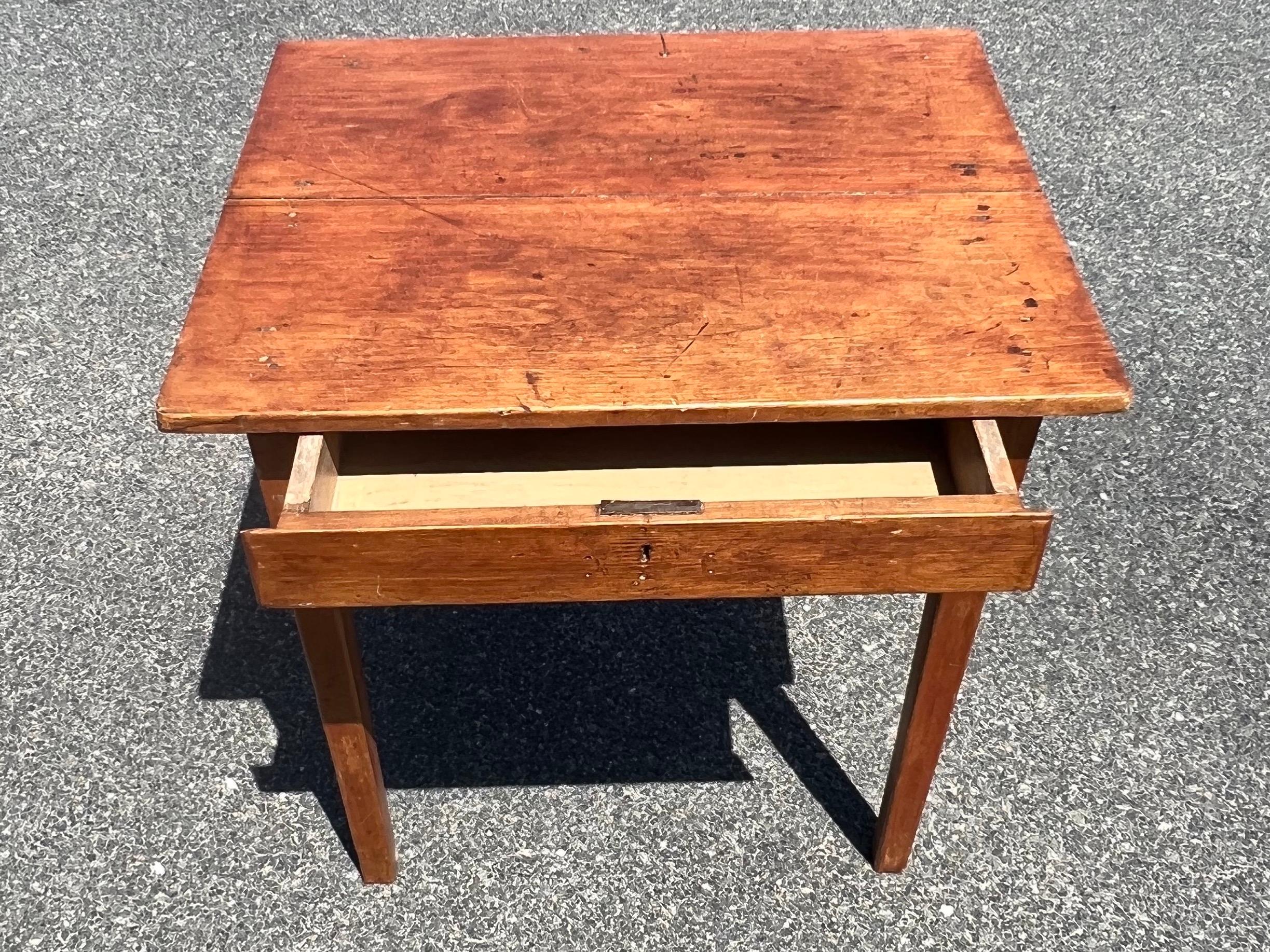19th Century Pine Convent Stand with Single Drawer In Good Condition For Sale In Nantucket, MA