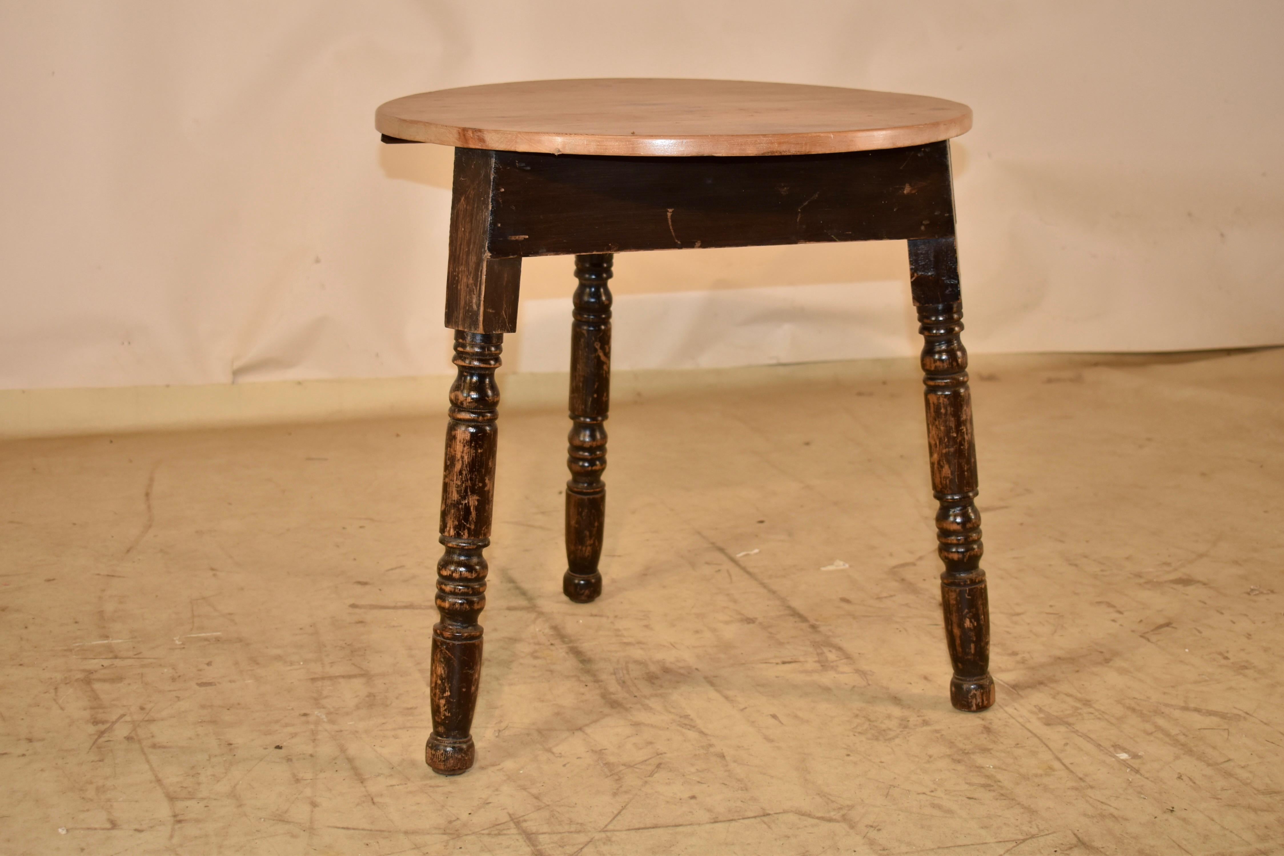 Cricket-Tisch aus Kiefernholz aus dem 19. (Viktorianisch) im Angebot